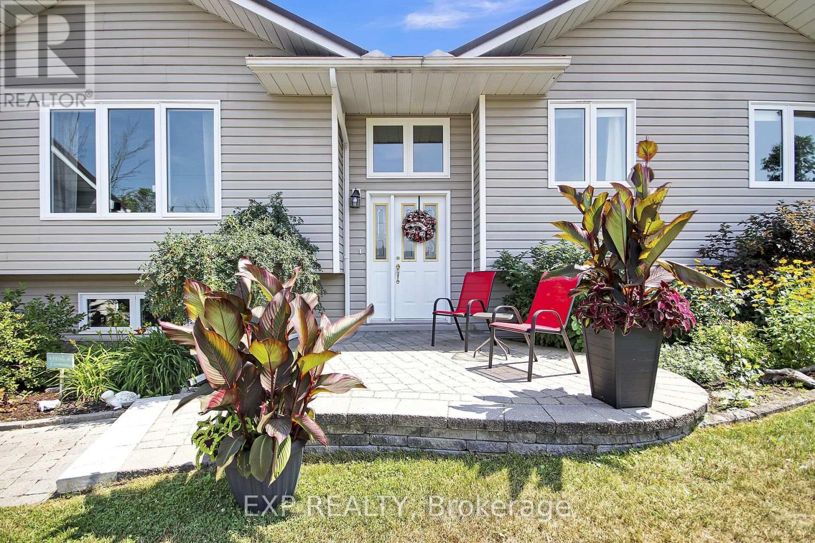 372 Stonehome Crescent, Mississippi Mills, Ontario  K0A 1A0 - Photo 4 - X12354644