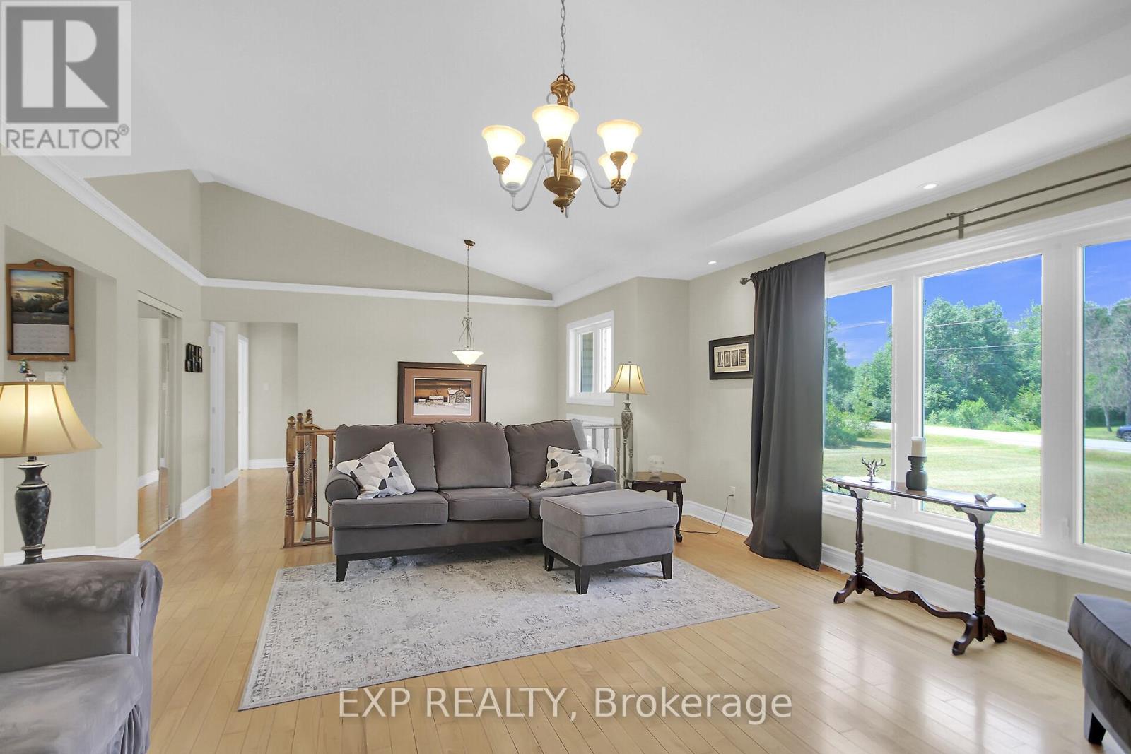 372 Stonehome Crescent, Mississippi Mills, Ontario  K0A 1A0 - Photo 9 - X12354644