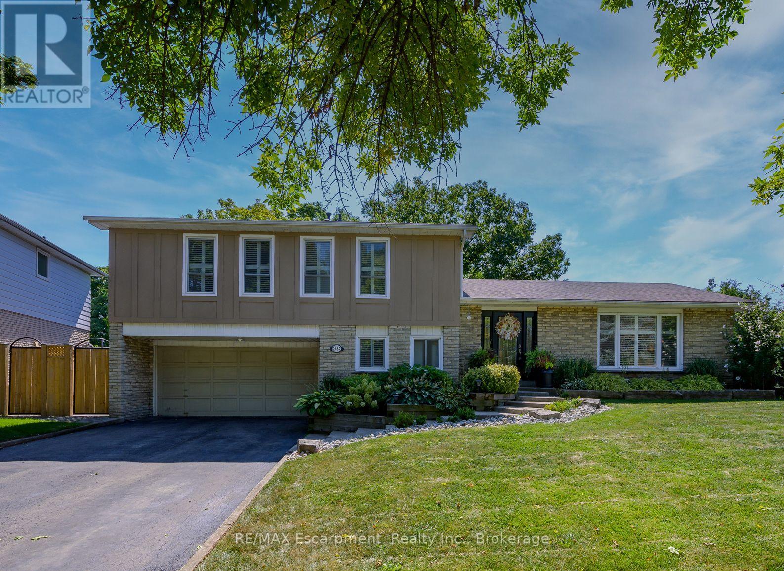2482 Waterford Street, Oakville, Ontario  L6L 5E6 - Photo 1 - W12354652