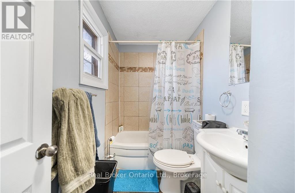 473 Colborne Street, Brantford, Ontario  N3S 3N9 - Photo 11 - X12354654