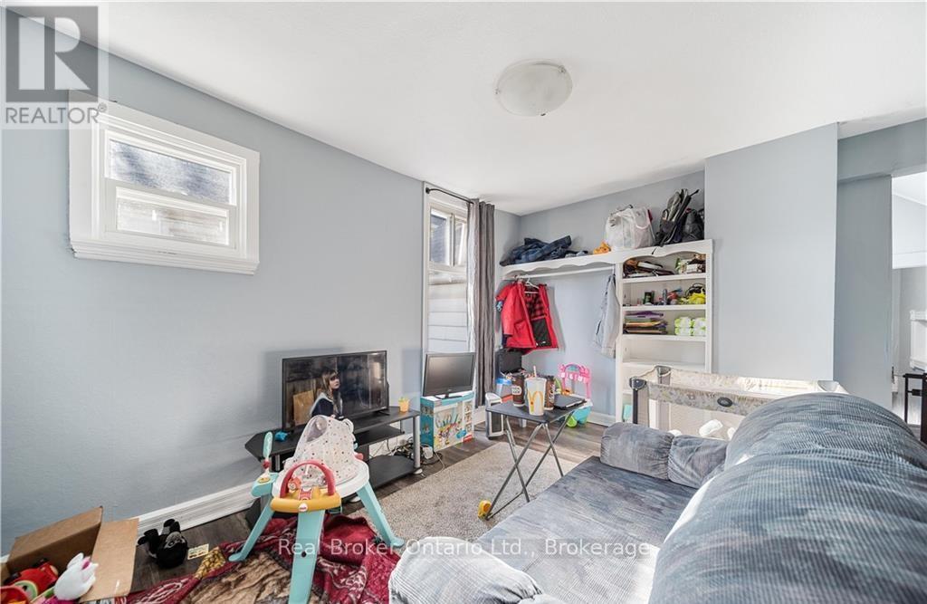 473 Colborne Street, Brantford, Ontario  N3S 3N9 - Photo 6 - X12354654