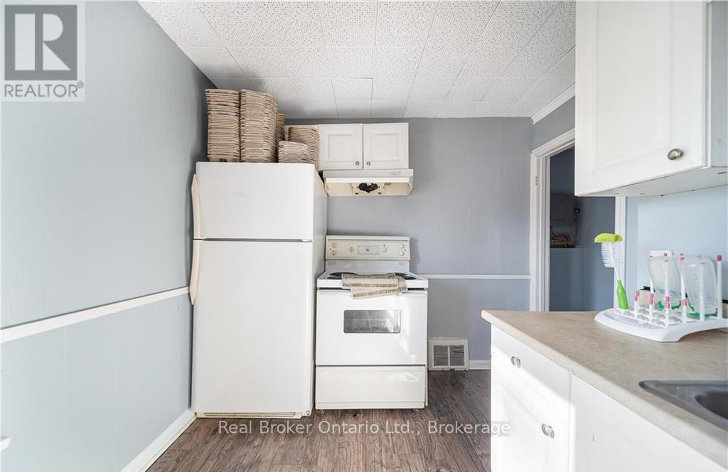 473 Colborne Street, Brantford, Ontario  N3S 3N9 - Photo 7 - X12354654