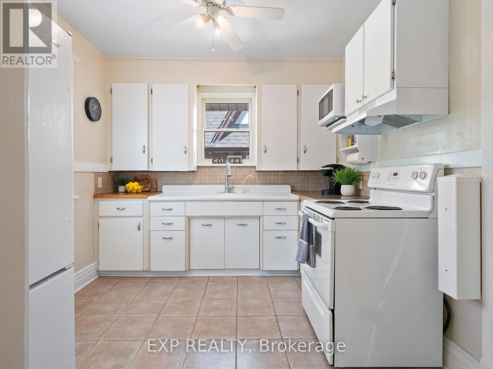 5791 Dorchester Road, Niagara Falls, Ontario  L2G 5S6 - Photo 10 - X12354641
