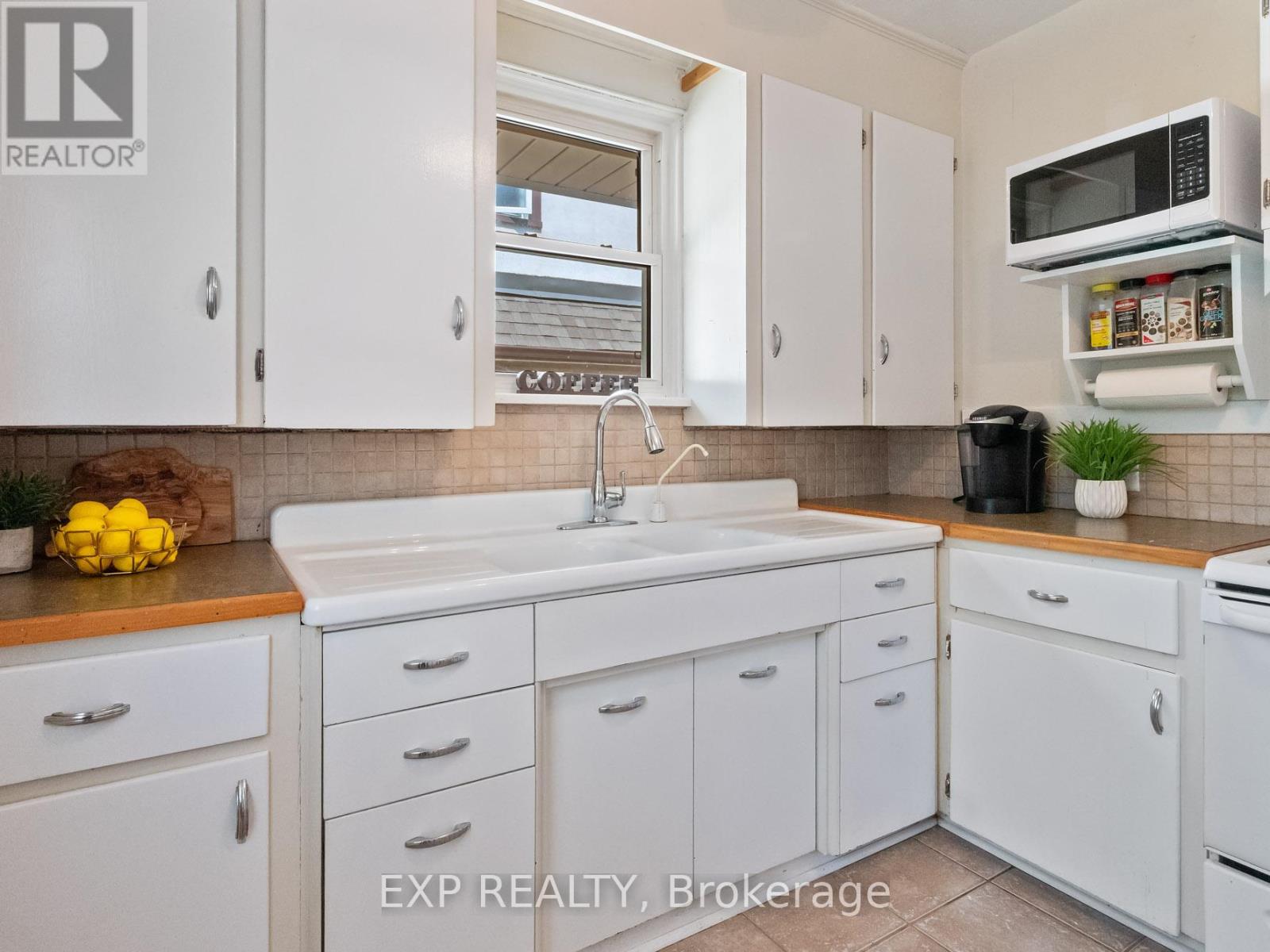 5791 Dorchester Road, Niagara Falls, Ontario  L2G 5S6 - Photo 11 - X12354641