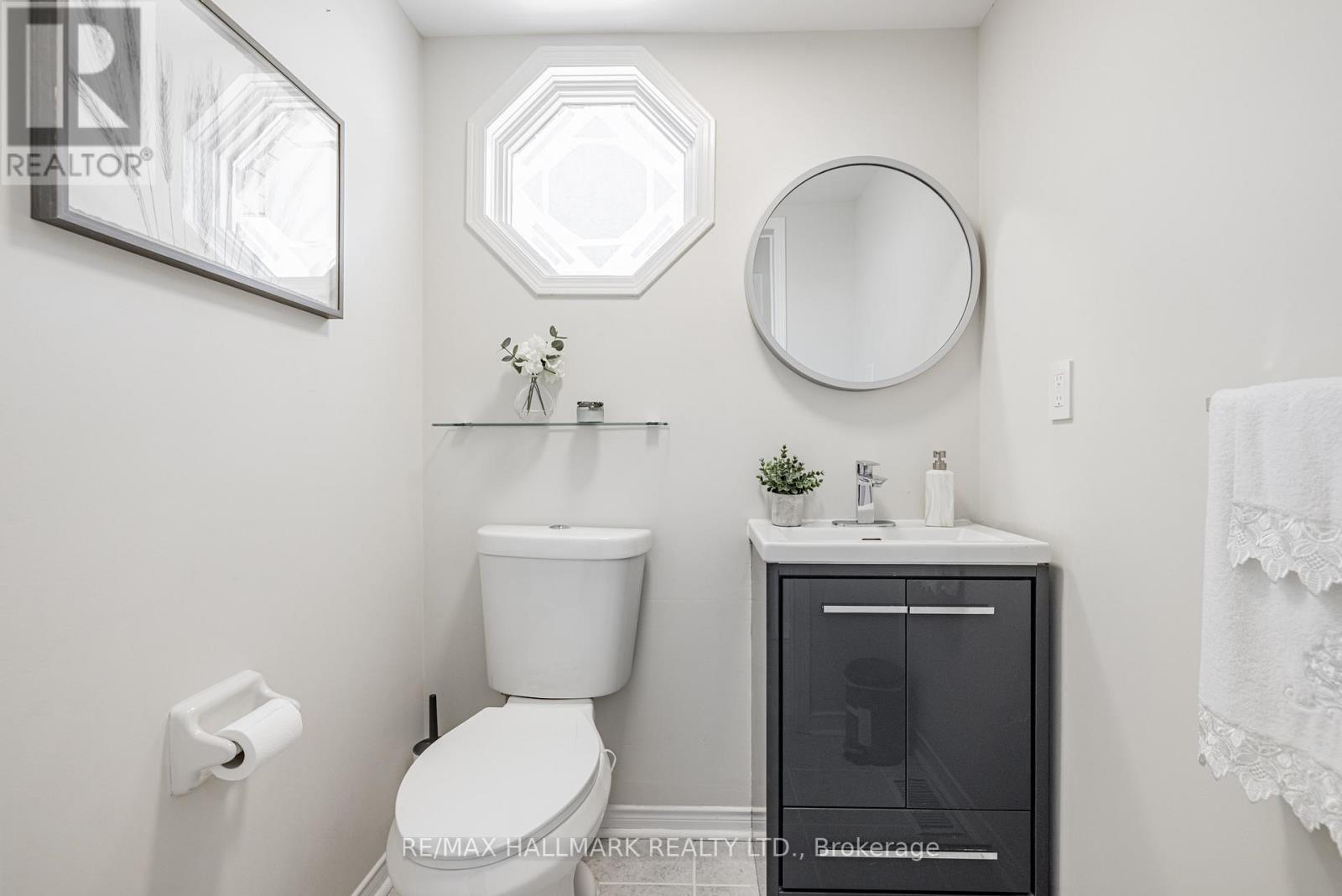 2 Michelle Drive, Vaughan, Ontario  L4L 9B8 - Photo 15 - N12354565