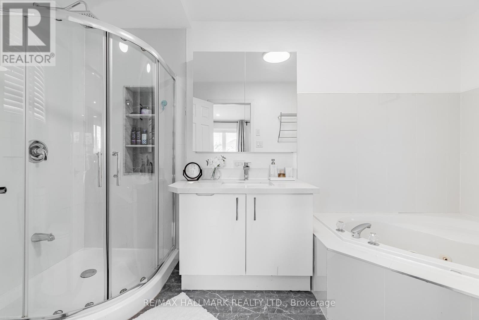 2 Michelle Drive, Vaughan, Ontario  L4L 9B8 - Photo 28 - N12354565
