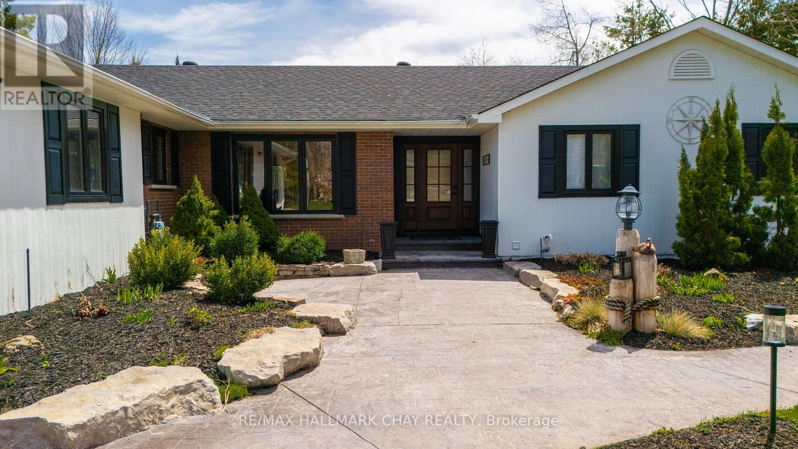 7 Jodies Lane, Springwater, Ontario  L0L 1X1 - Photo 14 - S12354573