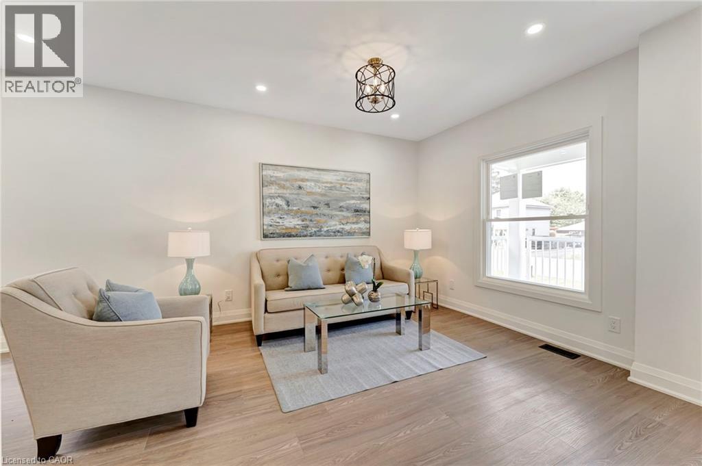 Property at 430 ALDER Street E image 5