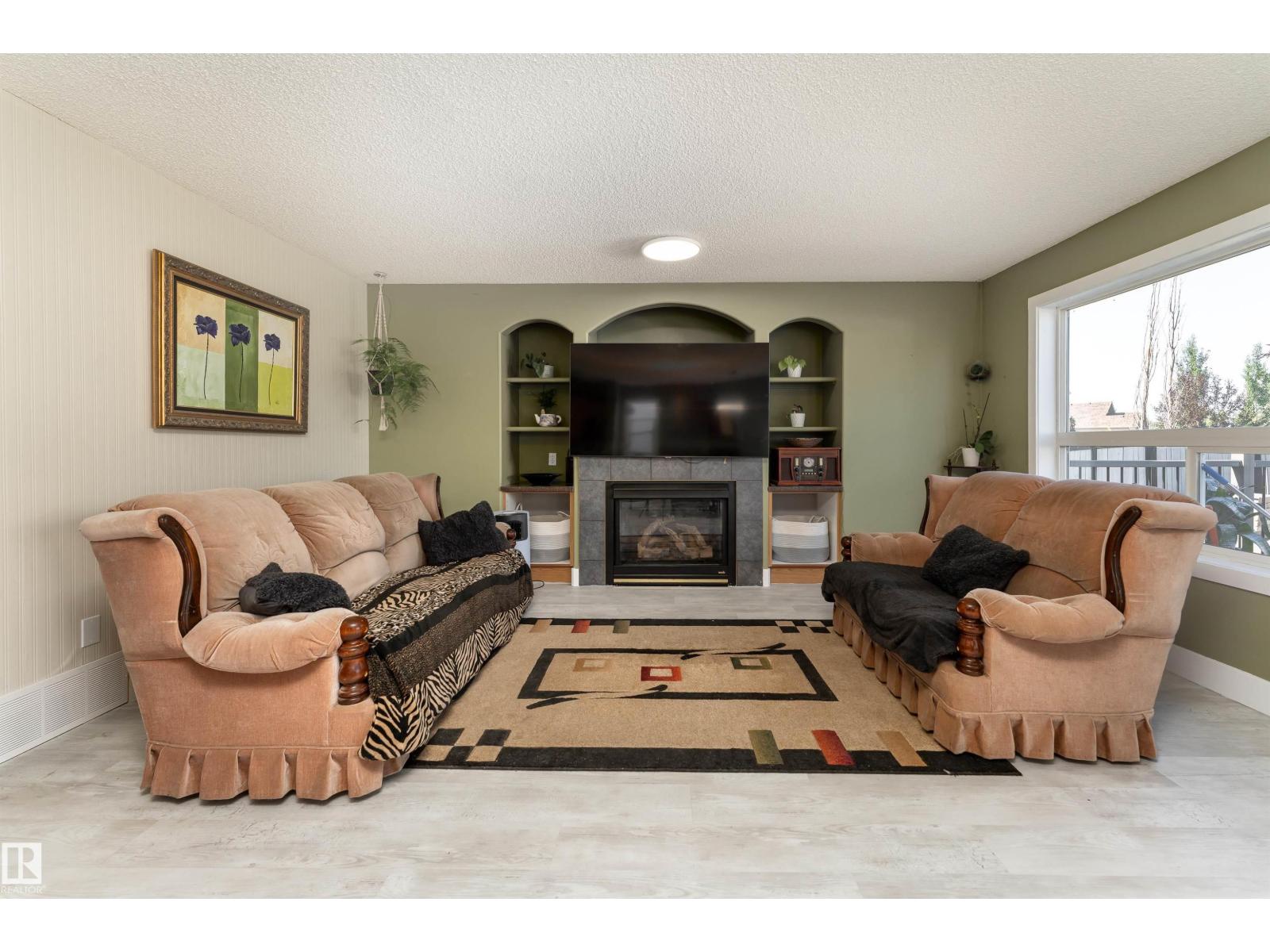 Property at 16108 130 ST NW image 2