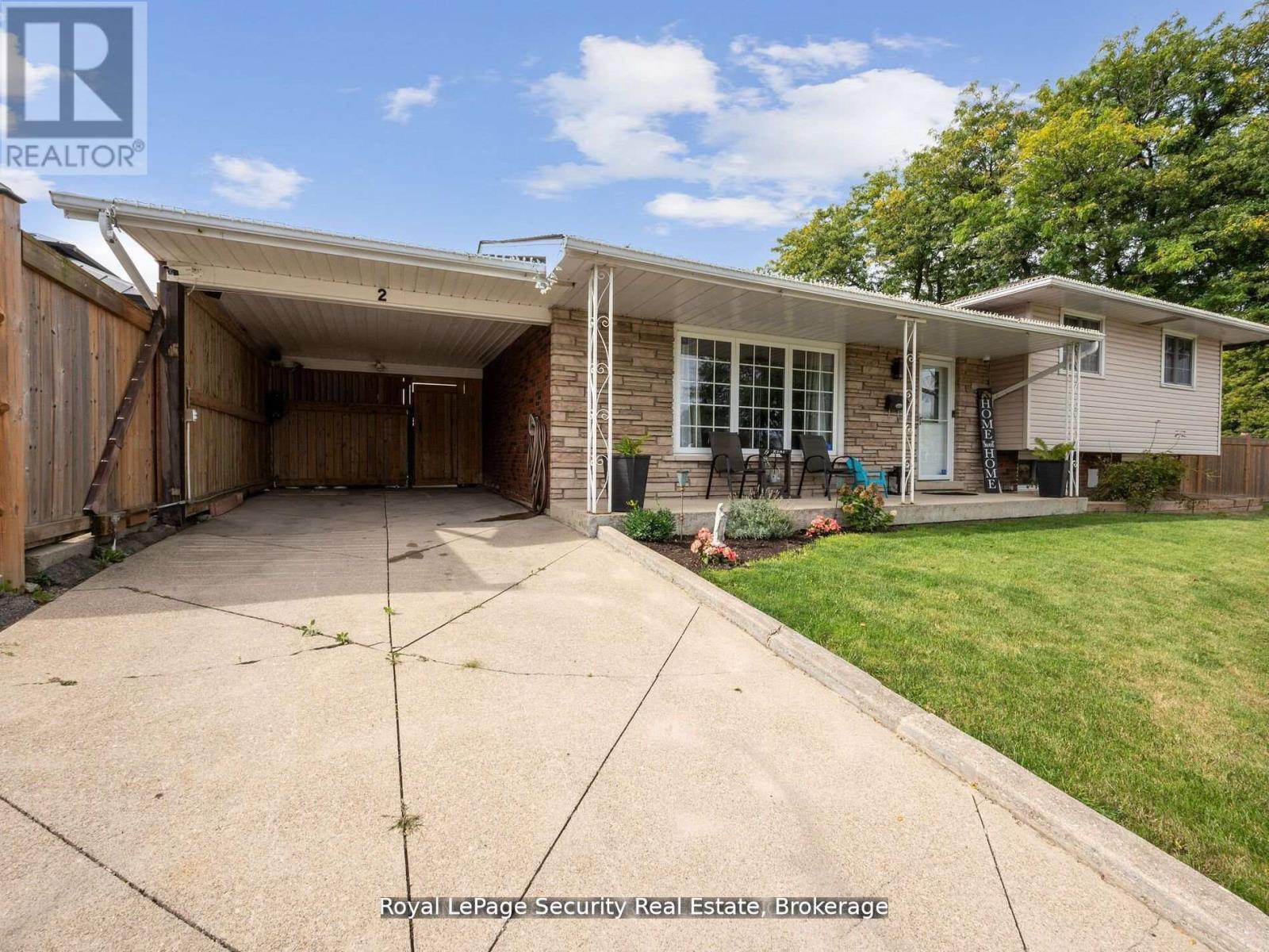 2 Maitland Avenue, Hamilton, Ontario  L9A 3J3 - Photo 3 - X12354401