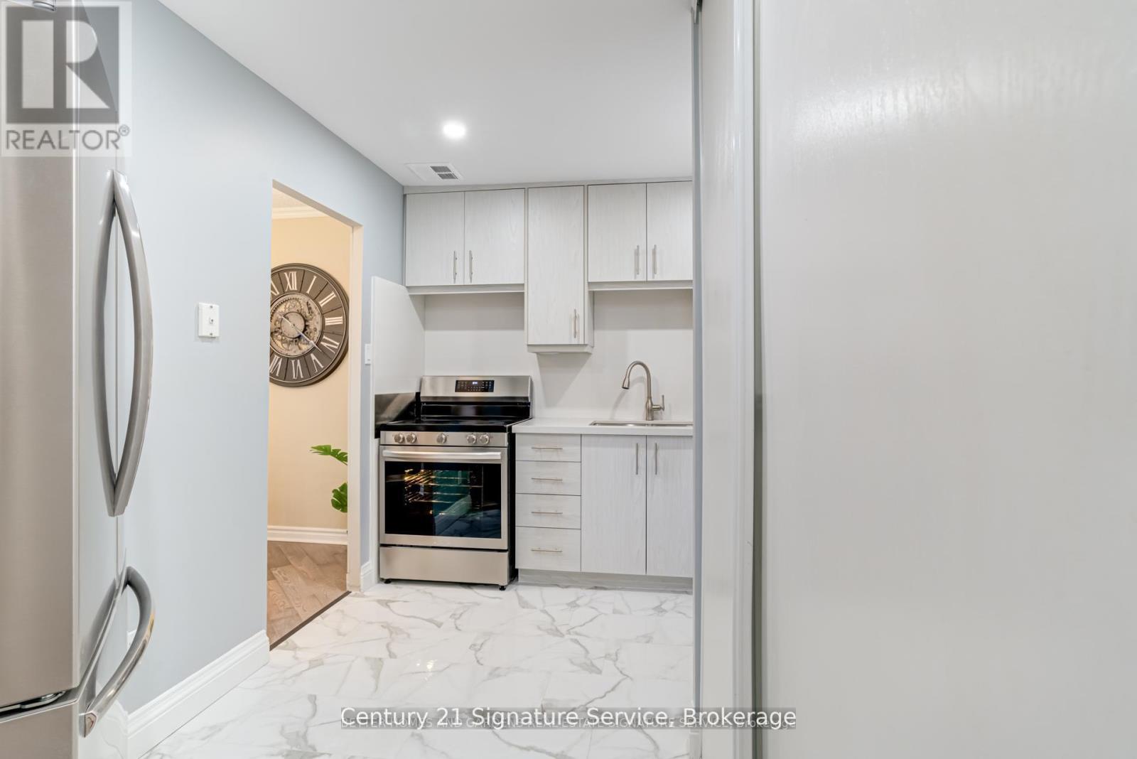 Property at 15 - 2001 BONNYMEDE DRIVE image 3