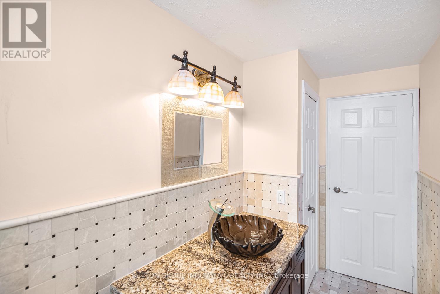 38 Lakeside Drive, Grimsby, Ontario  L3M 2L2 - Photo 30 - X12354499