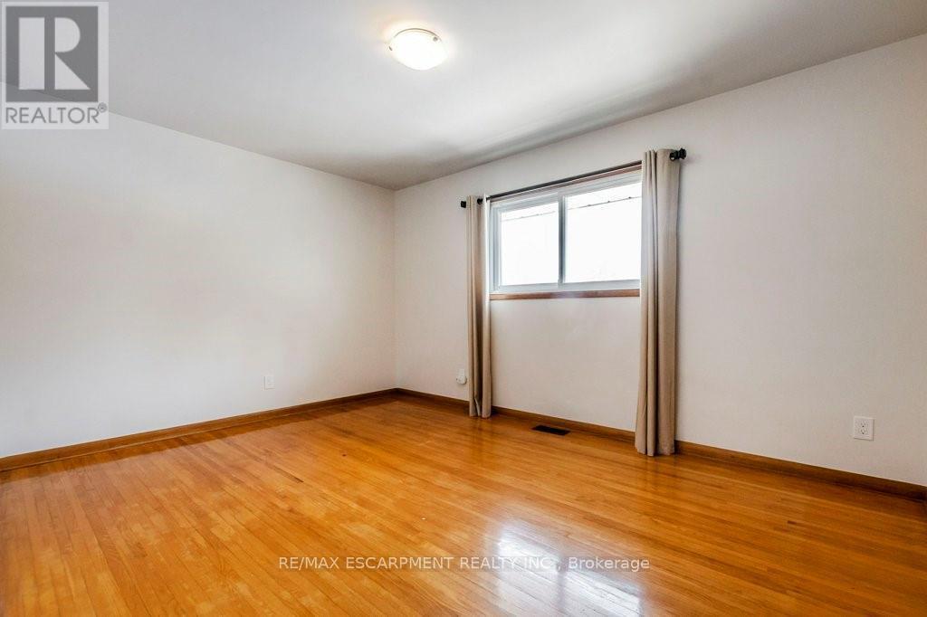 30 Terrace Avenue, Welland, Ontario  L3C 2C4 - Photo 40 - X12354516