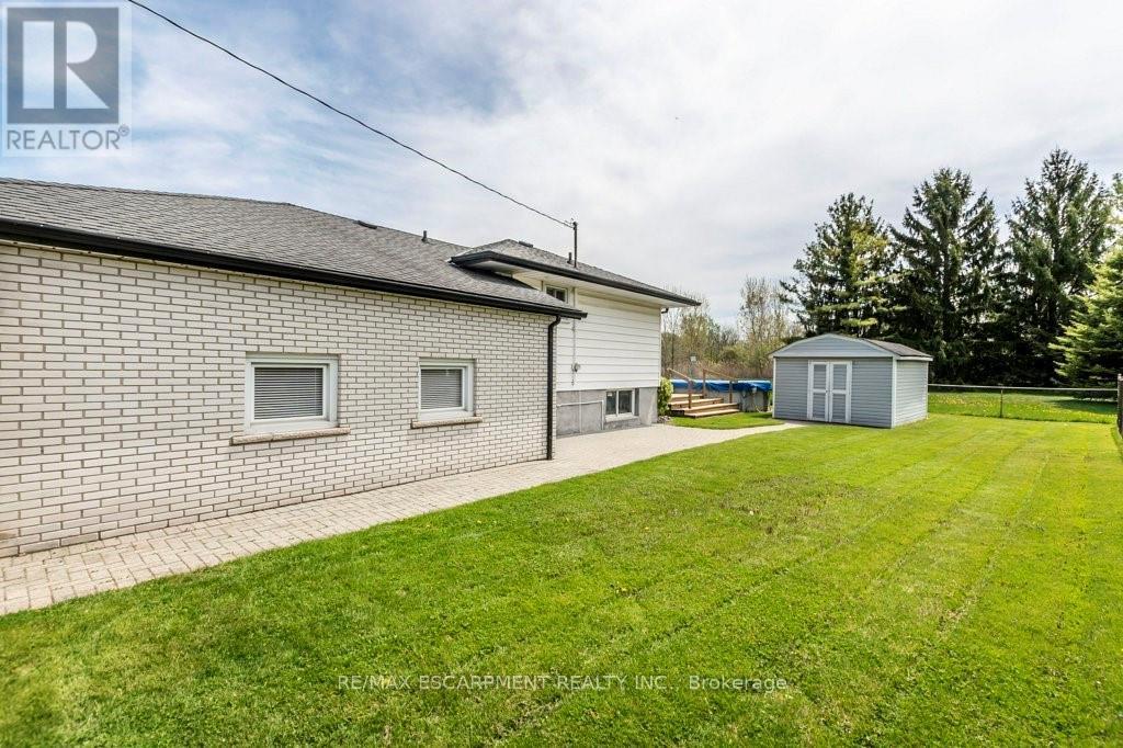 30 Terrace Avenue, Welland, Ontario  L3C 2C4 - Photo 9 - X12354516