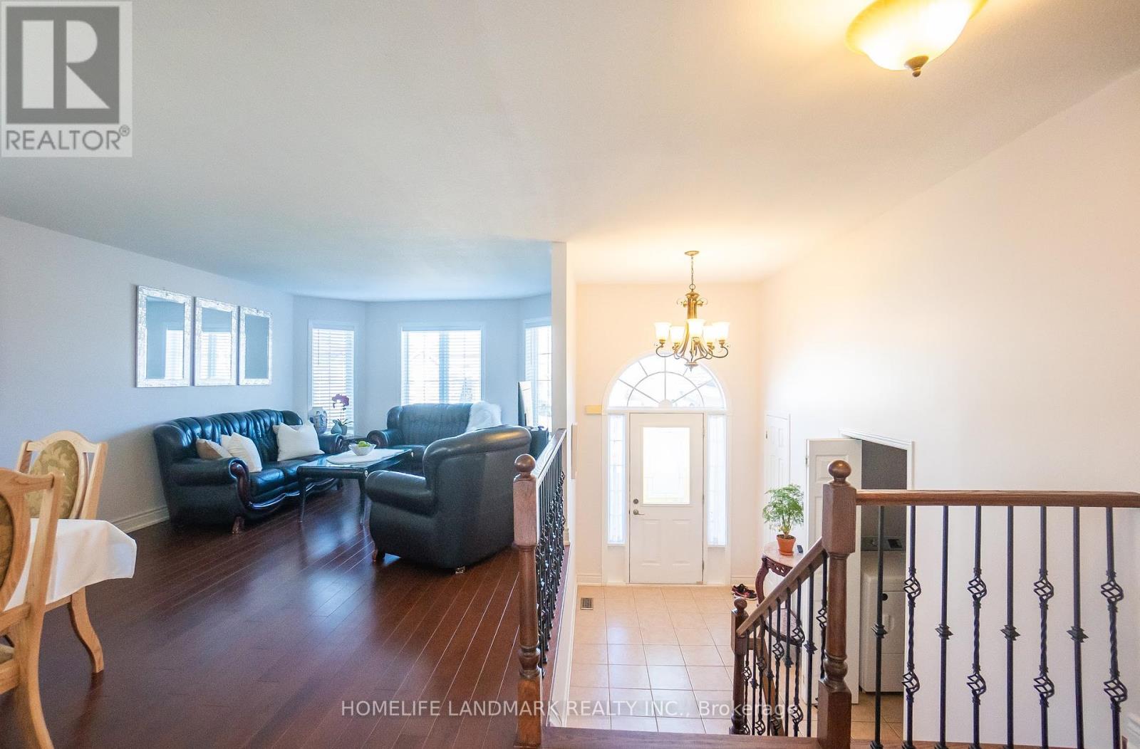 4498 Garden Gate Terrace, Lincoln (Beamsville), Ontario  L0R 1B9 - Photo 5 - X12310492