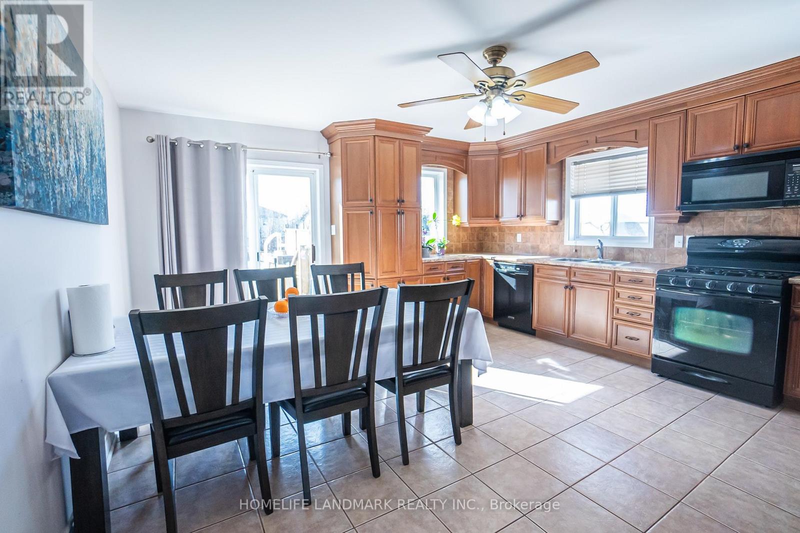 4498 Garden Gate Terrace, Lincoln (Beamsville), Ontario  L0R 1B9 - Photo 11 - X12310492