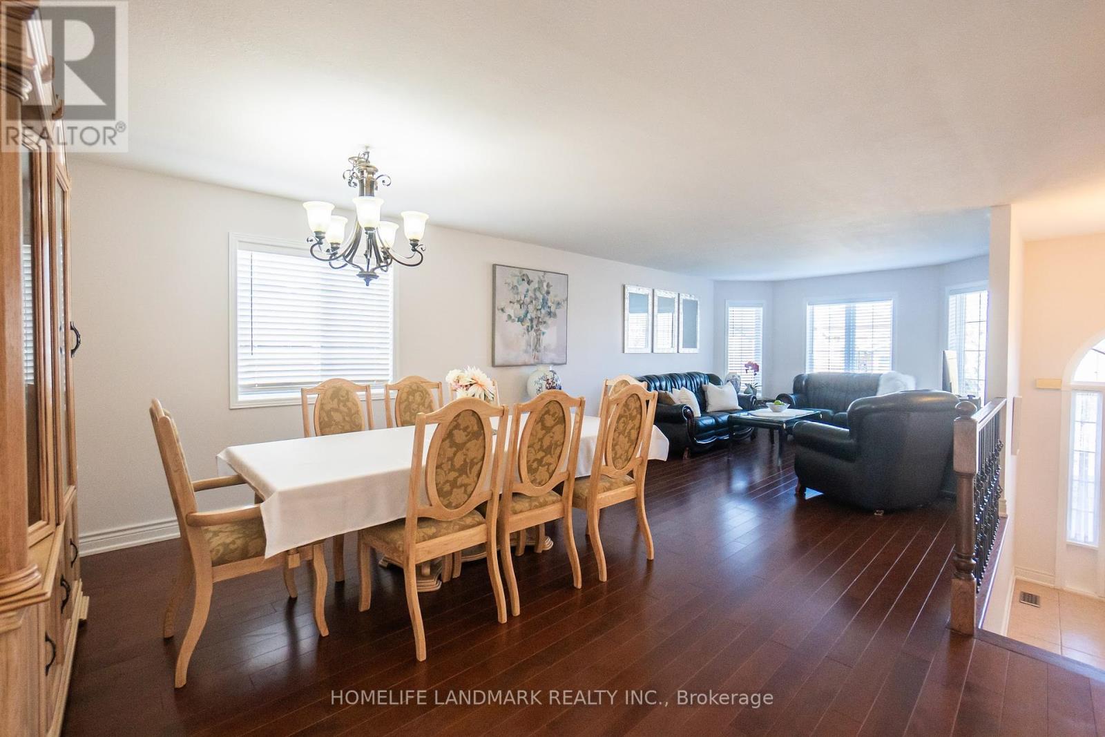 4498 Garden Gate Terrace, Lincoln (Beamsville), Ontario  L0R 1B9 - Photo 7 - X12310492
