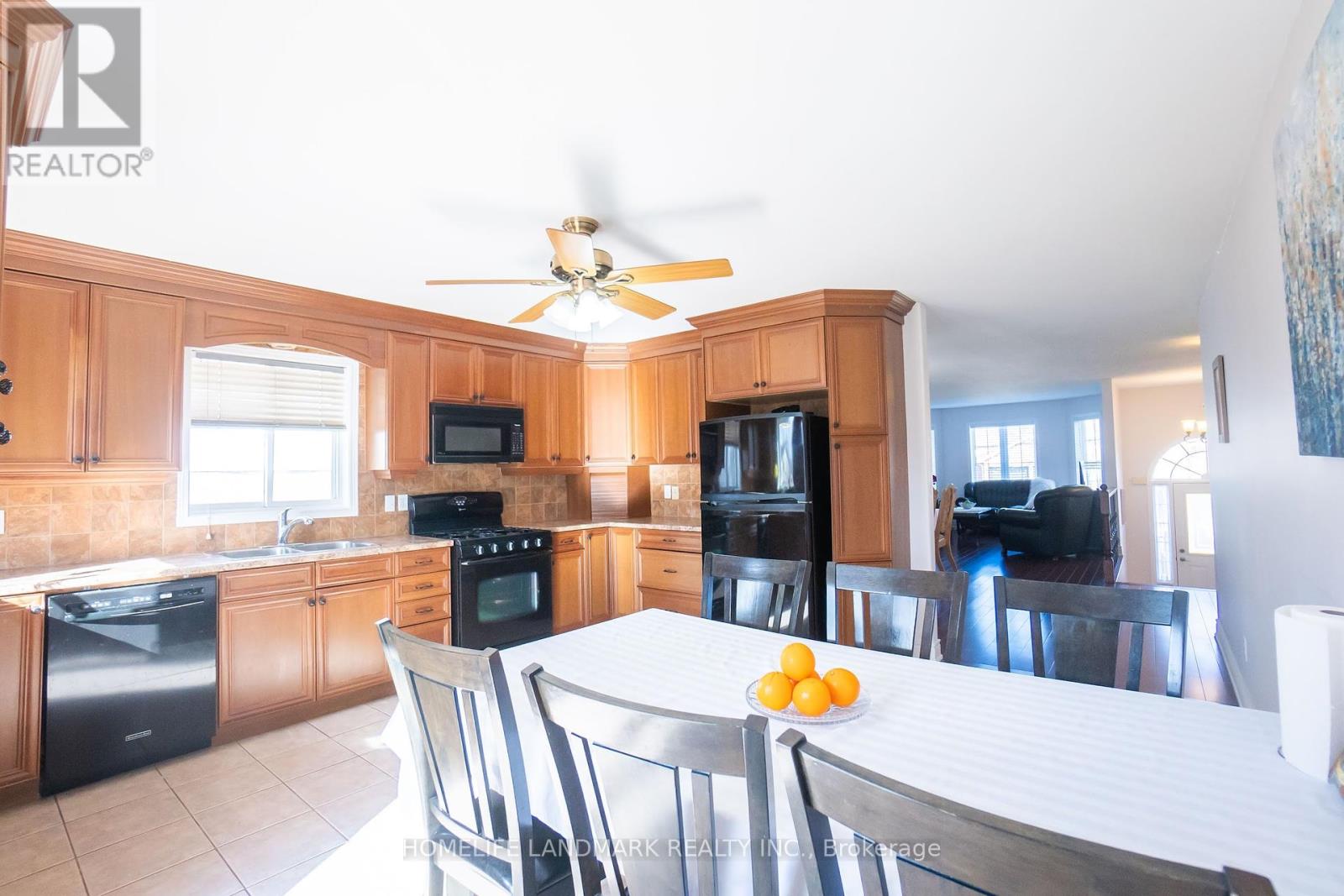 4498 Garden Gate Terrace, Lincoln (Beamsville), Ontario  L0R 1B9 - Photo 12 - X12310492