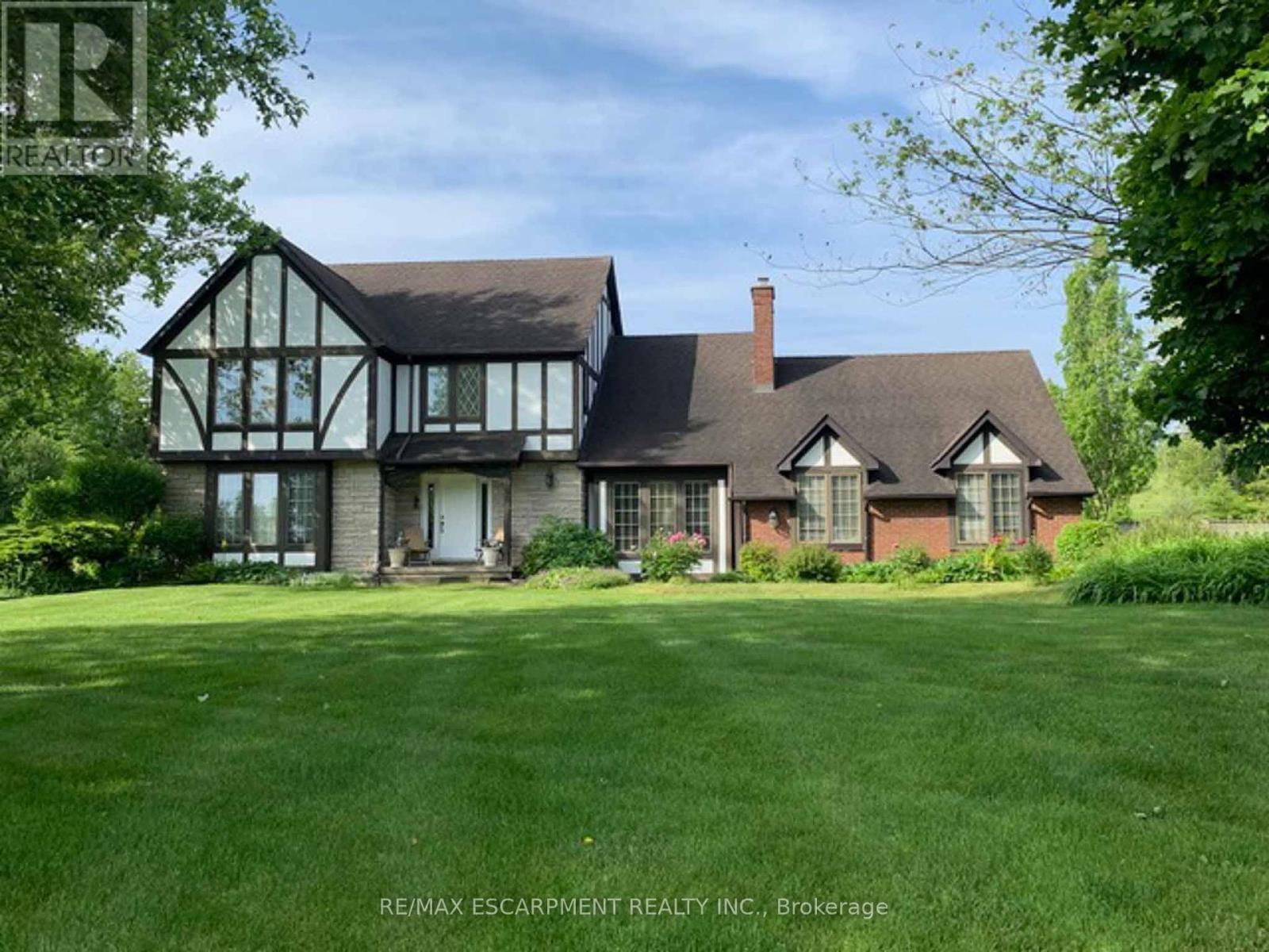 Property at 22 WENEIL DRIVE image 1