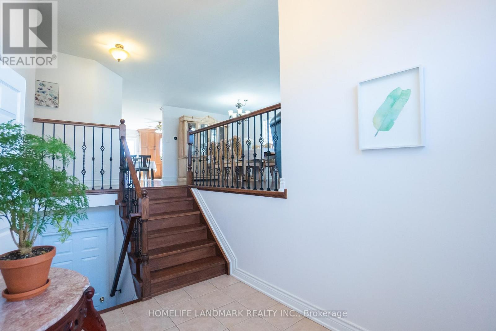 4498 Garden Gate Terrace, Lincoln (Beamsville), Ontario  L0R 1B9 - Photo 4 - X12310492