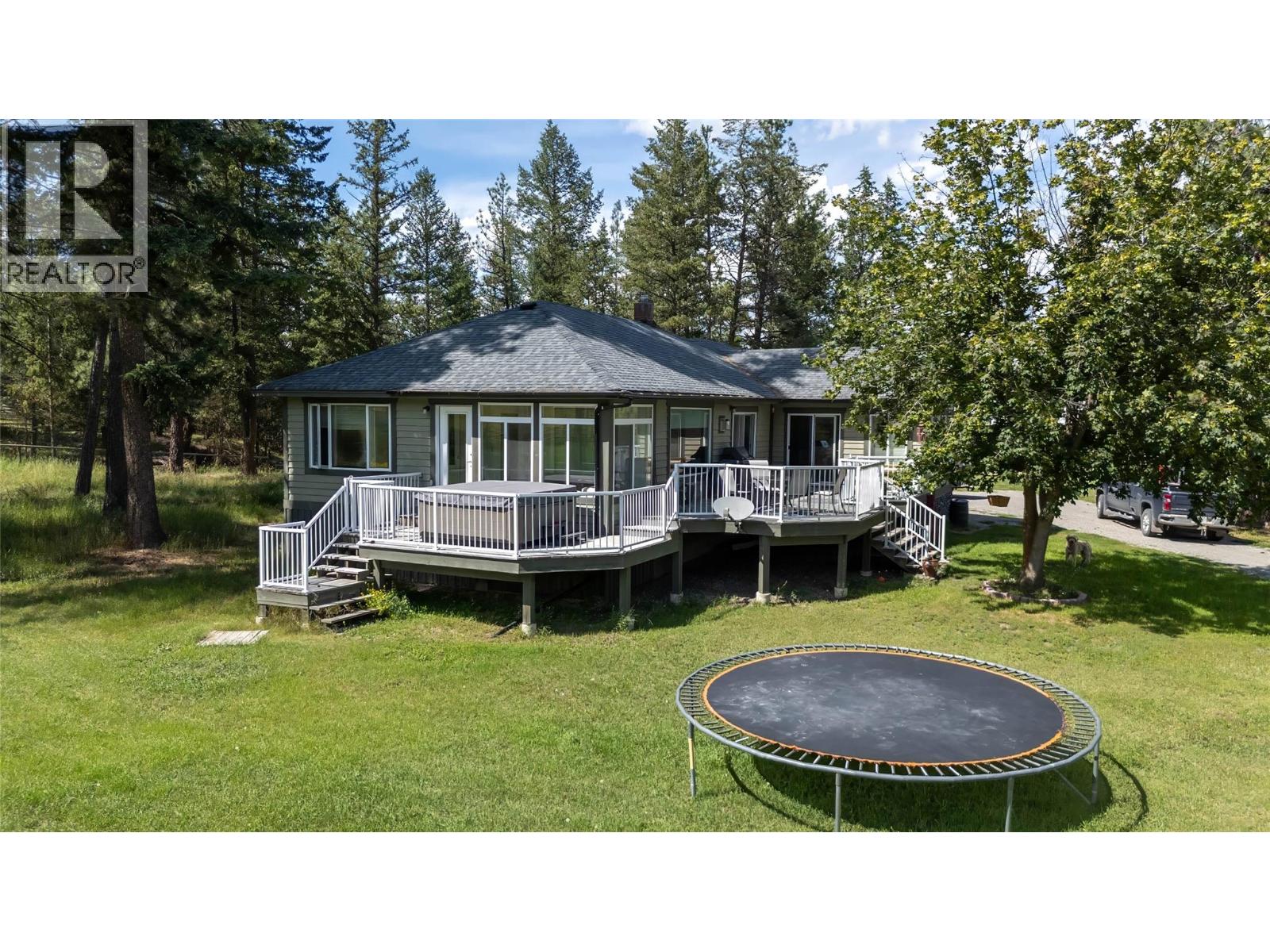 5121 Mission Road, Cranbrook, British Columbia  V1C 7B7 - Photo 2 - 10359820