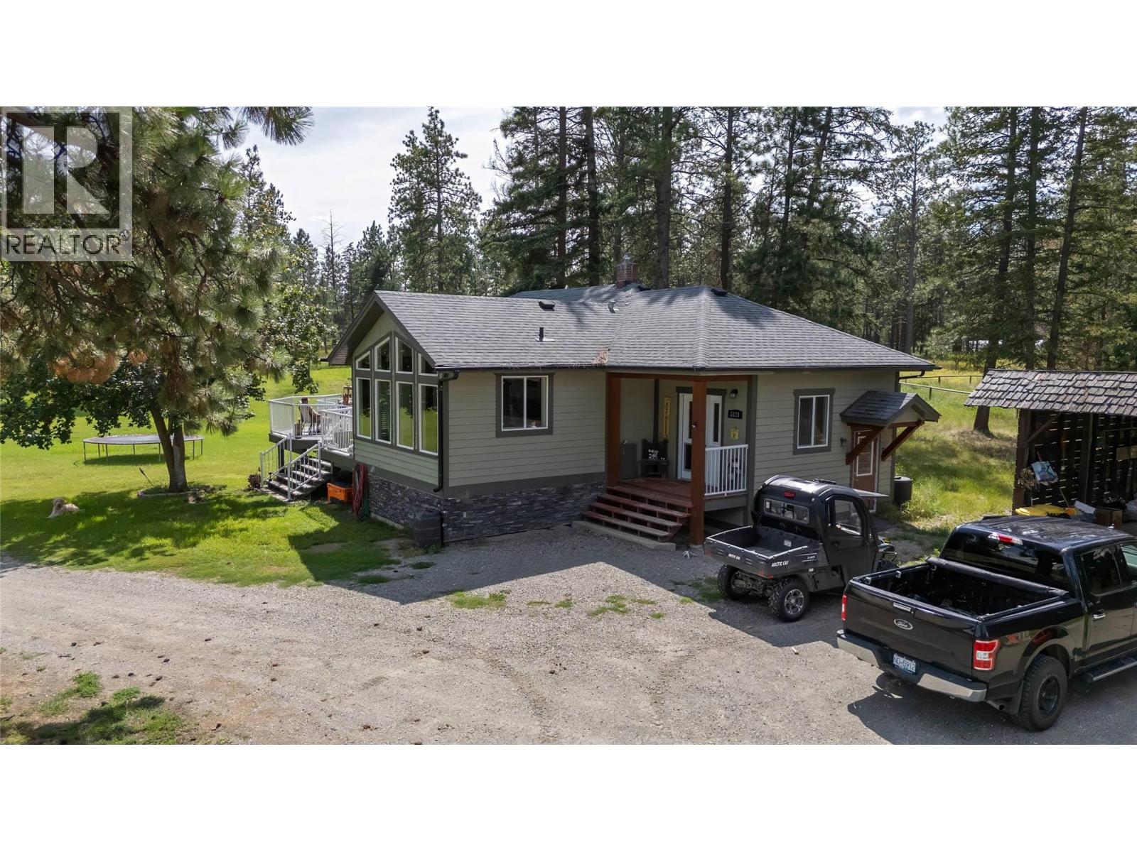 5121 Mission Road, Cranbrook, British Columbia  V1C 7B7 - Photo 1 - 10359820