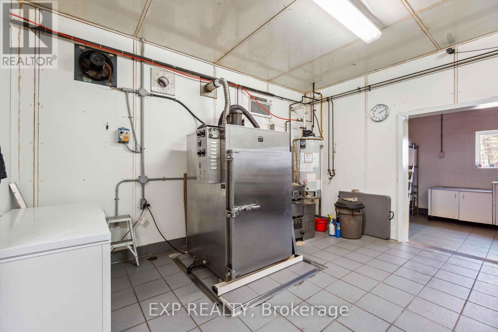 3099 Broadway Street, Brooke-Alvinston, Ontario  N0N 1A0 - Photo 16 - X12354836
