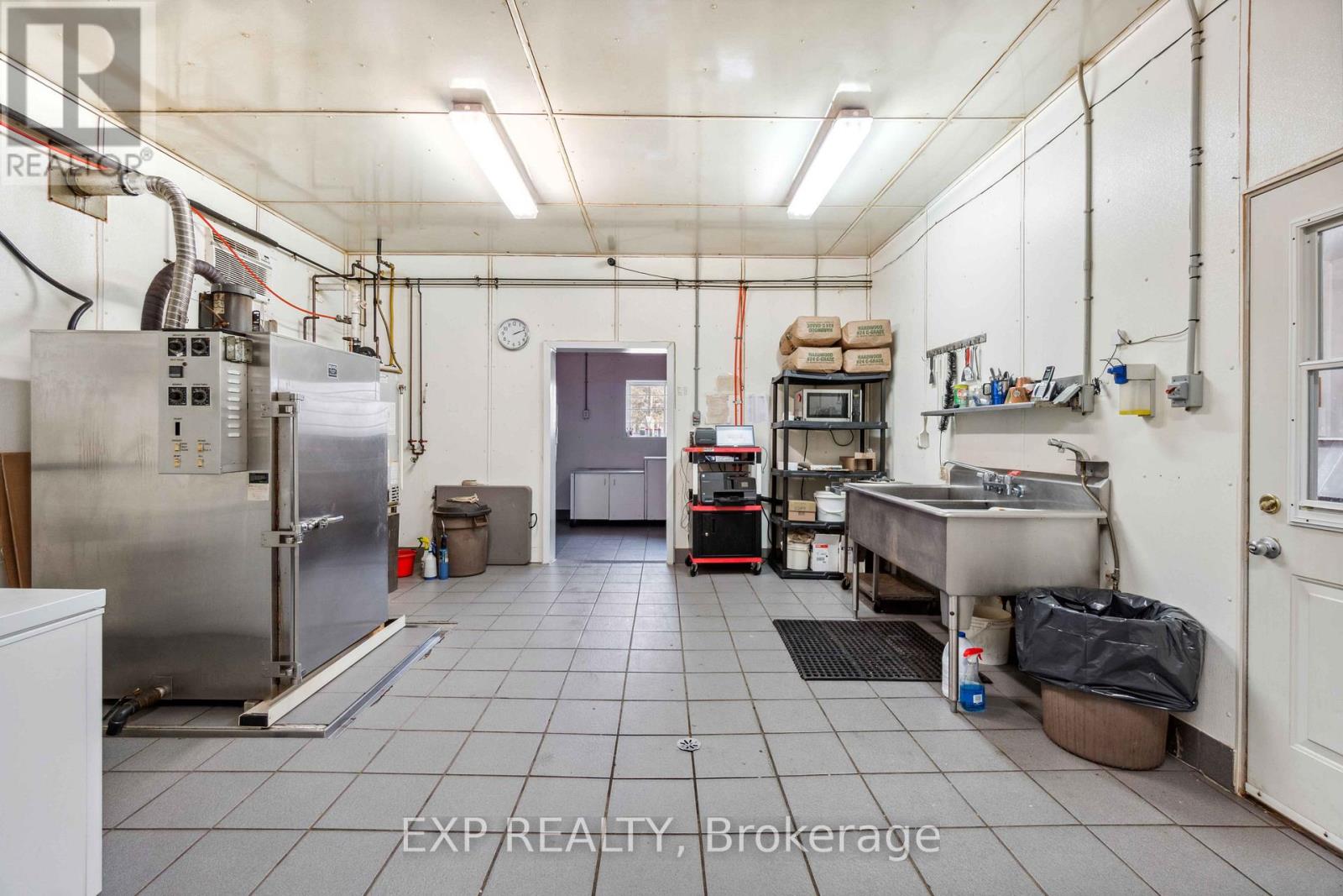 3099 Broadway Street, Brooke-Alvinston, Ontario  N0N 1A0 - Photo 17 - X12354836