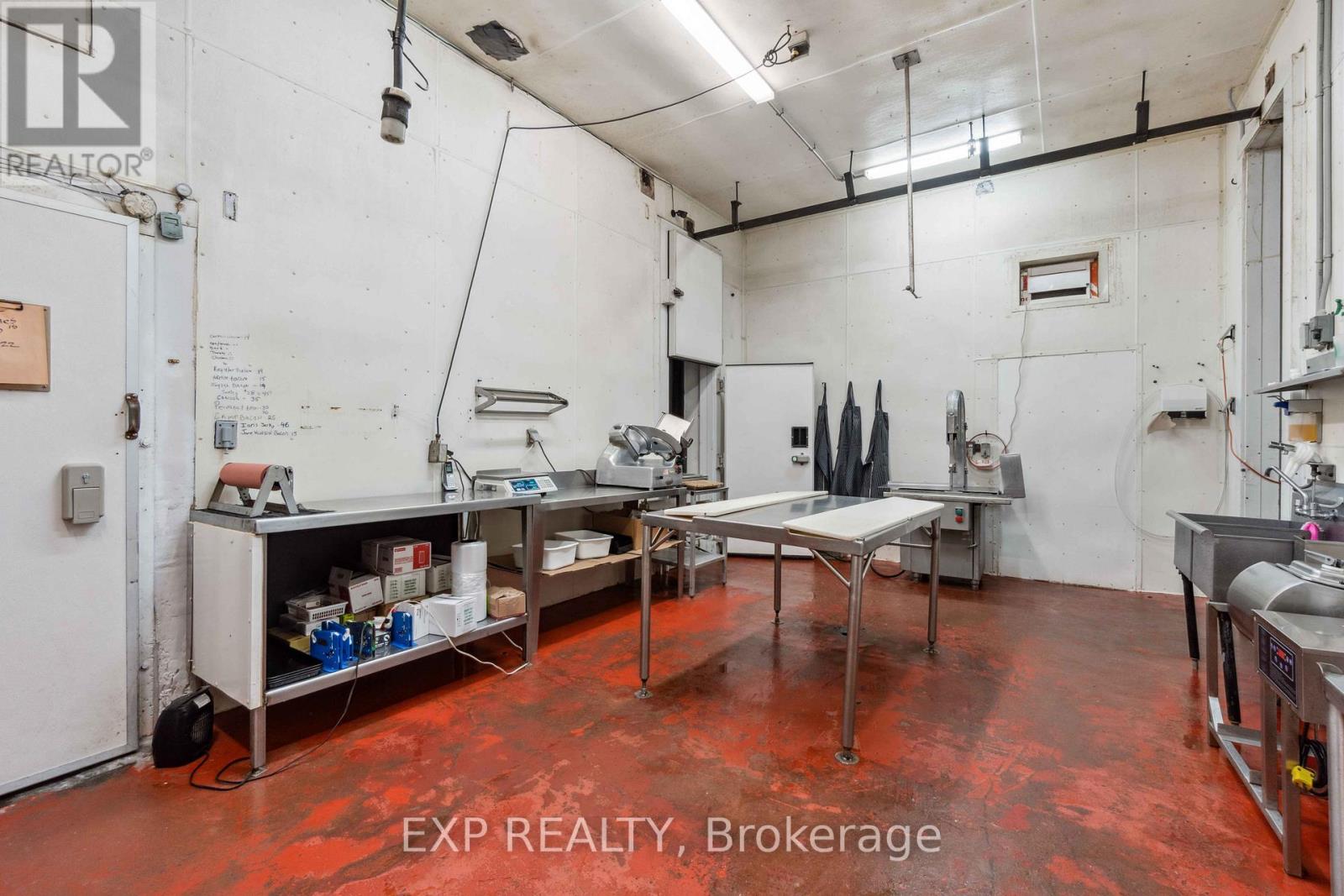 3099 Broadway Street, Brooke-Alvinston, Ontario  N0N 1A0 - Photo 18 - X12354836