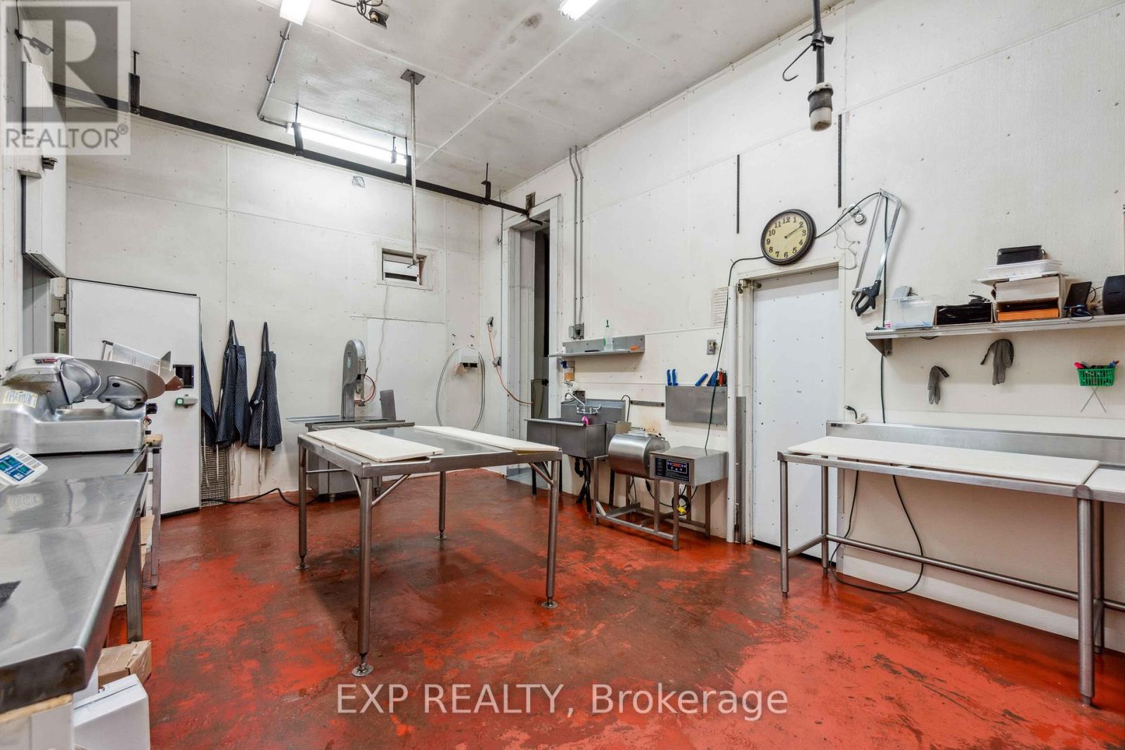 3099 Broadway Street, Brooke-Alvinston, Ontario  N0N 1A0 - Photo 19 - X12354836