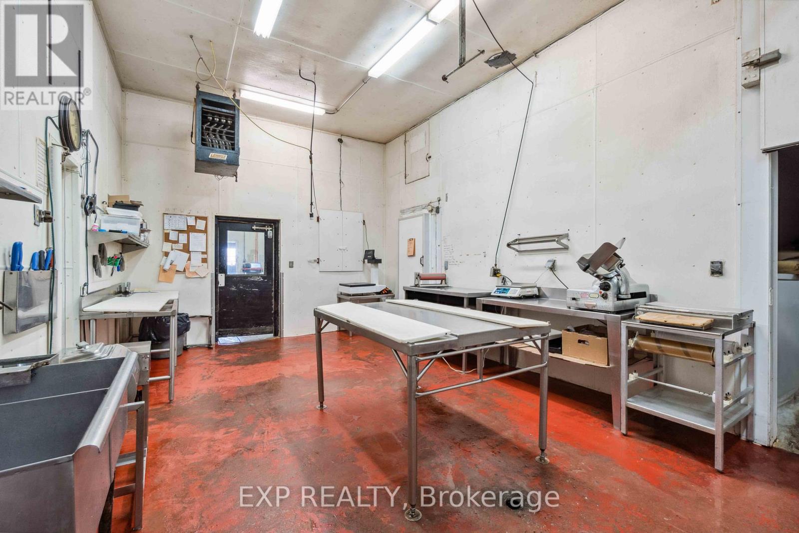 3099 Broadway Street, Brooke-Alvinston, Ontario  N0N 1A0 - Photo 21 - X12354836