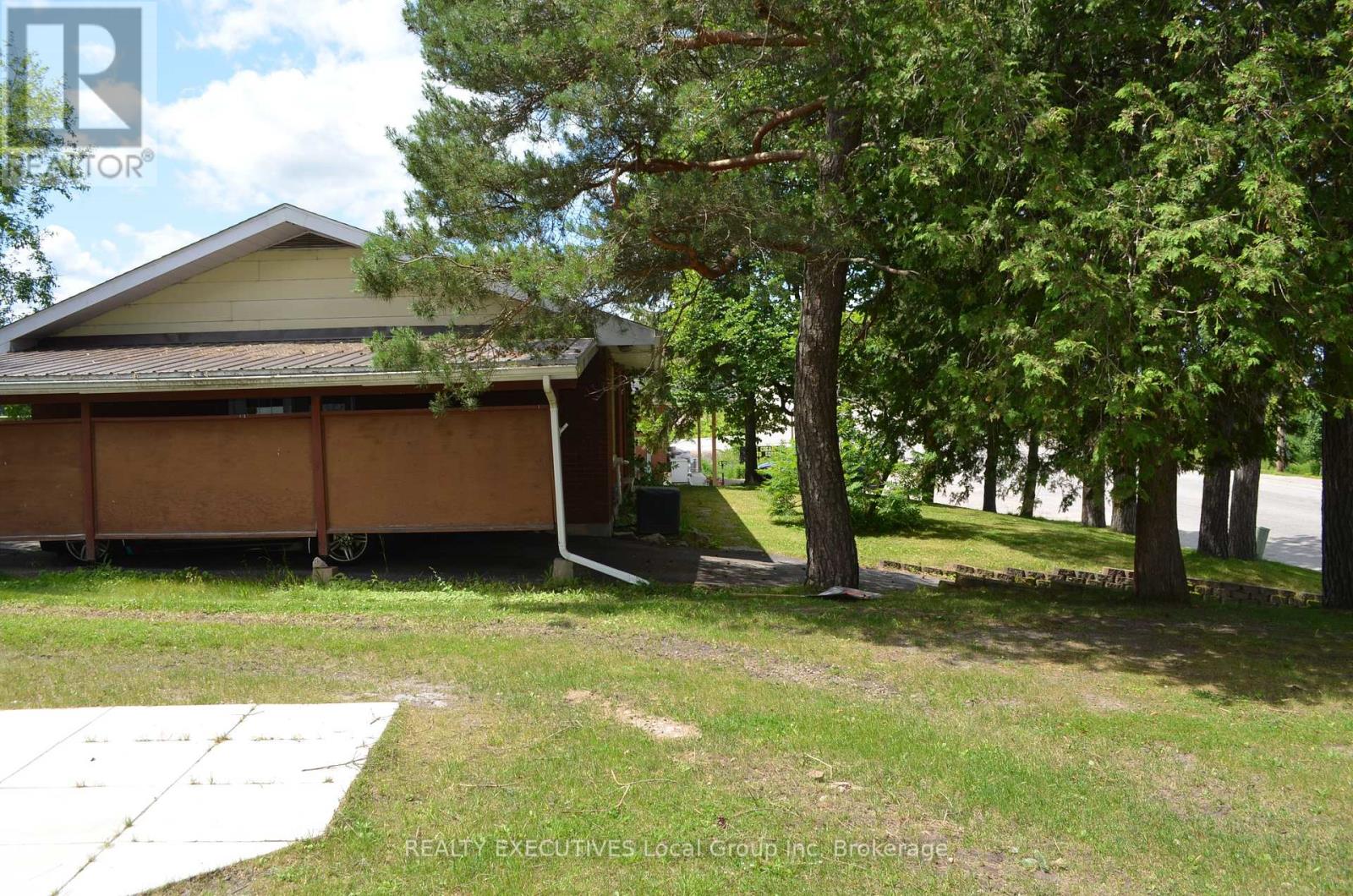 347 Clark Street, Powassan, Ontario  P0H 1Z0 - Photo 7 - X12269878