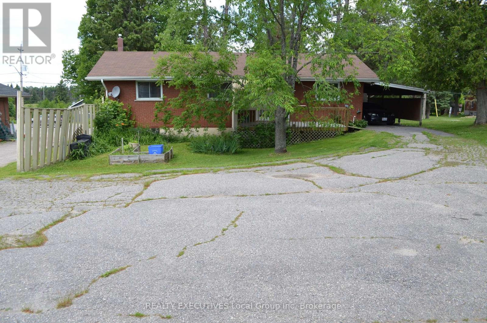 347 Clark Street, Powassan, Ontario  P0H 1Z0 - Photo 5 - X12269878