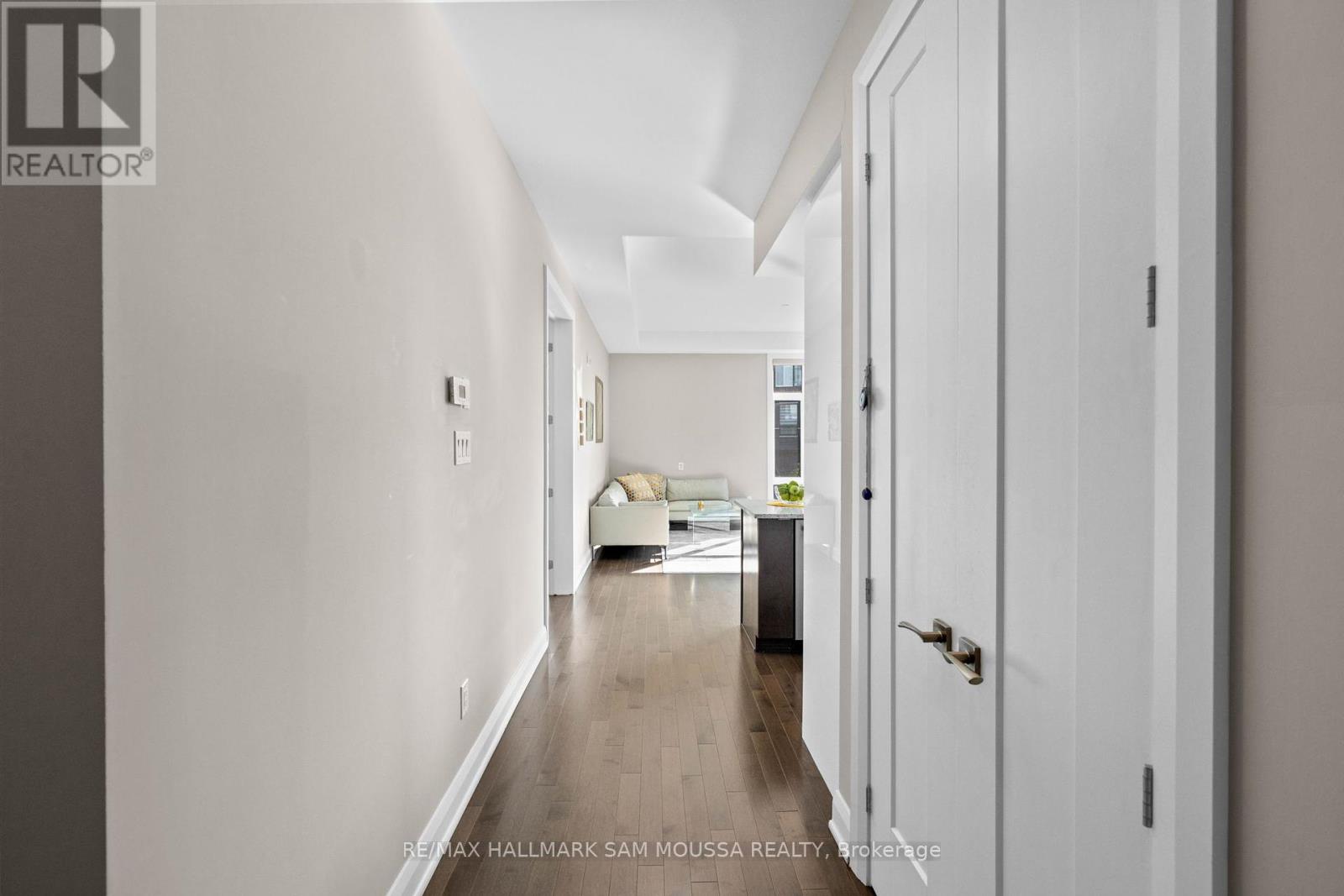 101 - 120 Cortile Private, Ottawa, Ontario  K1V 2S8 - Photo 11 - X12354780