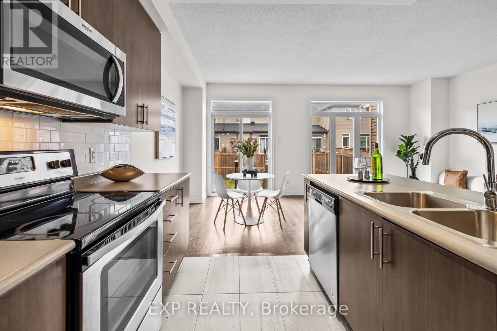 157 Overberg Way, Ottawa, Ontario  K2S 0V8 - Photo 10 - X12354792