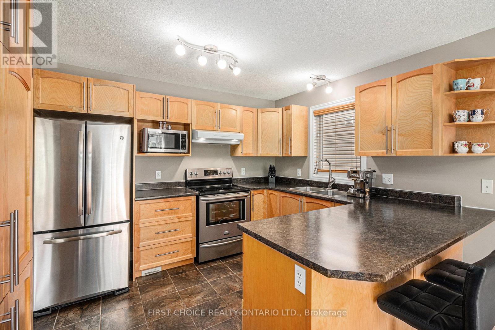 277 Mica Crescent, Clarence-Rockland, Ontario  K4K 0E9 - Photo 10 - X12354807