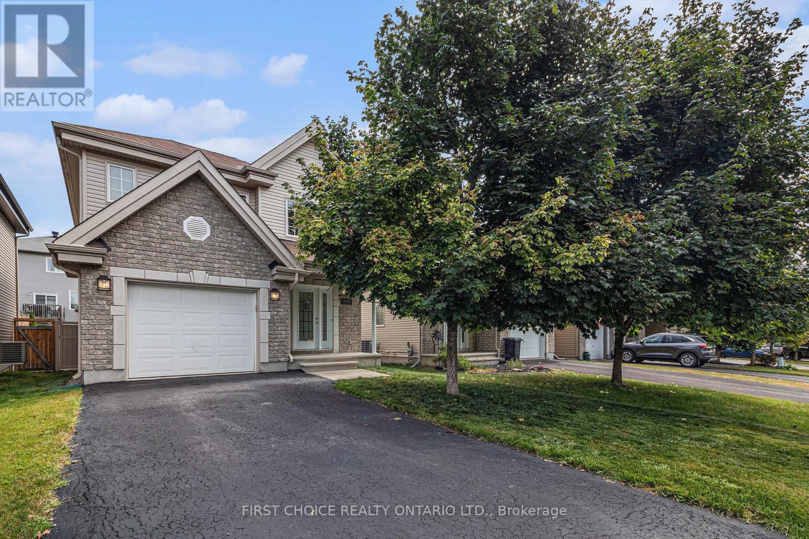 277 Mica Crescent, Clarence-Rockland, Ontario  K4K 0E9 - Photo 3 - X12354807