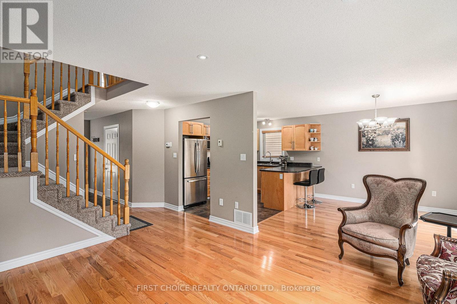 277 Mica Crescent, Clarence-Rockland, Ontario  K4K 0E9 - Photo 6 - X12354807