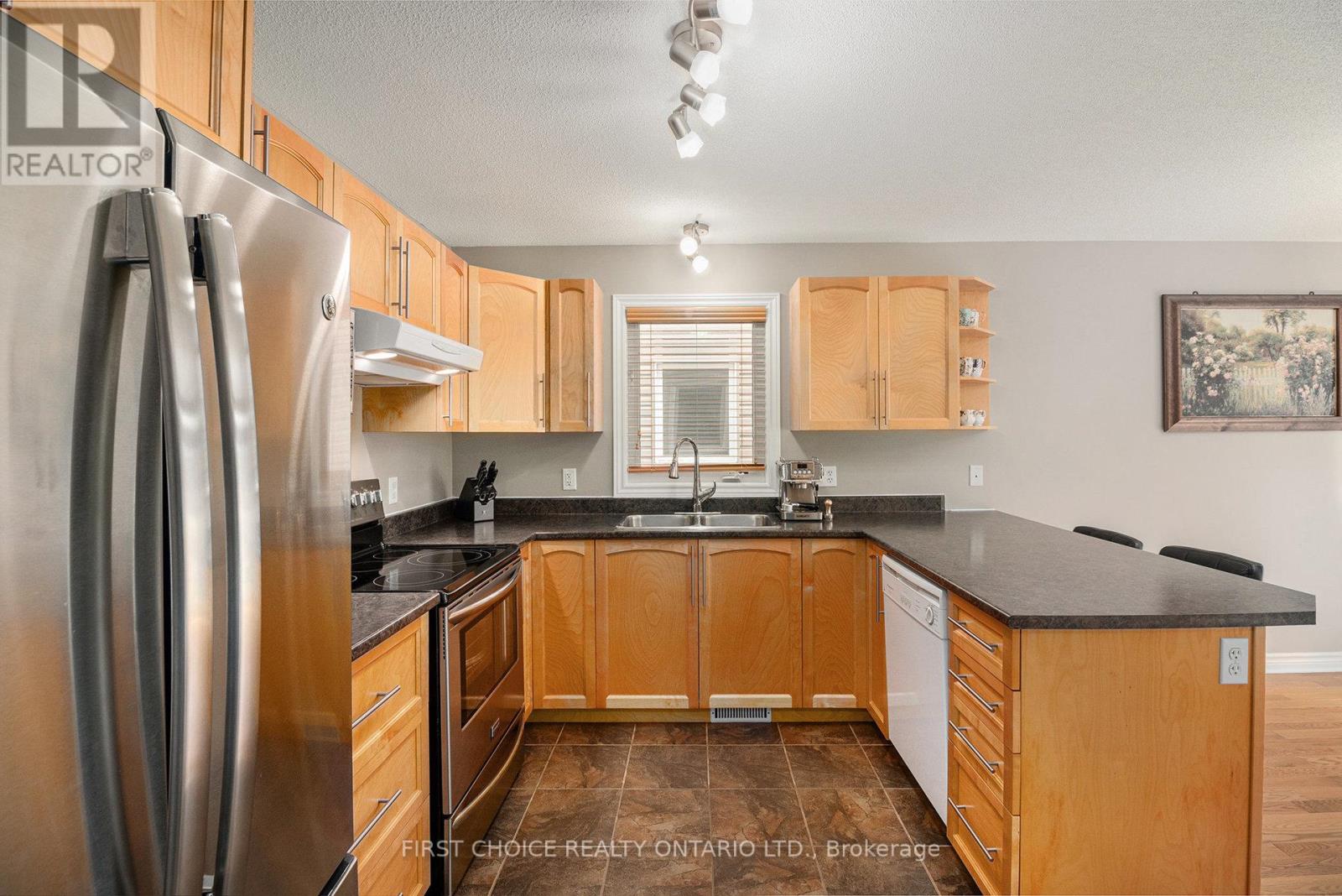 277 Mica Crescent, Clarence-Rockland, Ontario  K4K 0E9 - Photo 9 - X12354807