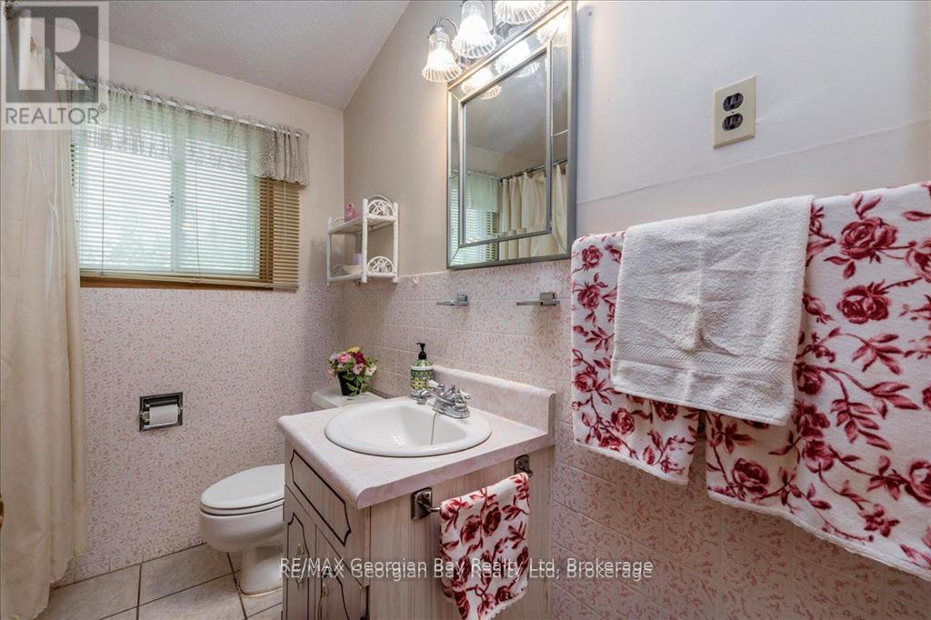 25 Tall Pines Drive W, Tiny, Ontario  L9M 0H4 - Photo 22 - S12354704