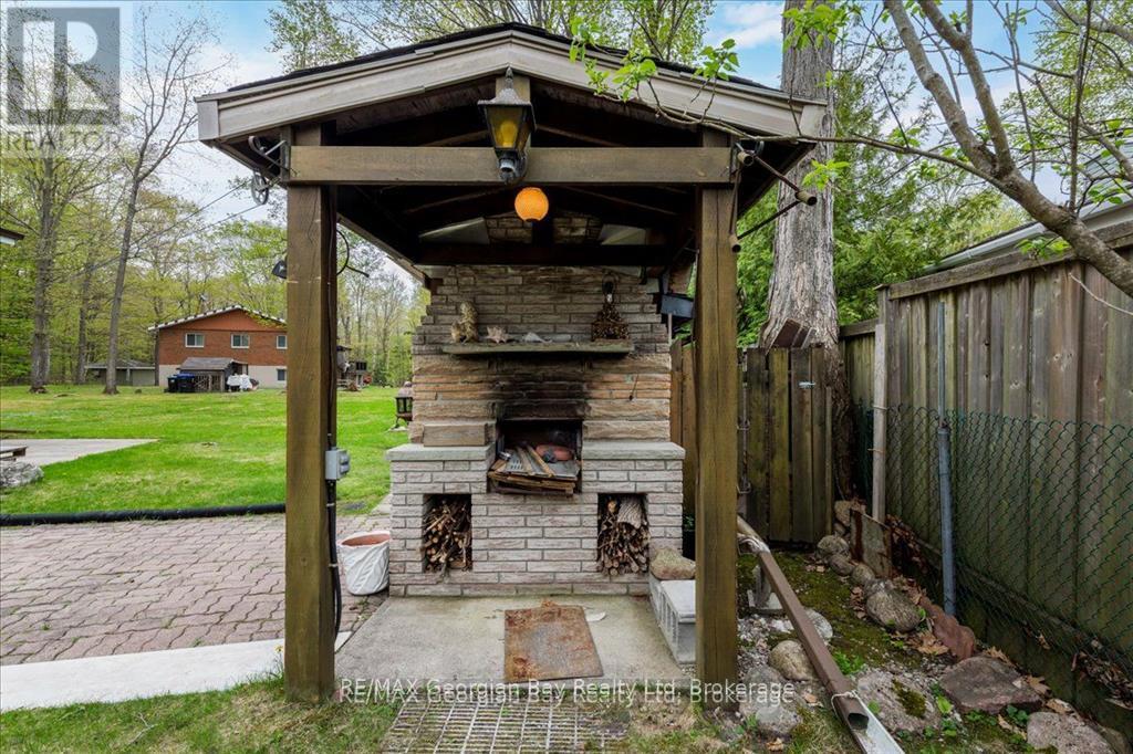 25 Tall Pines Drive W, Tiny, Ontario  L9M 0H4 - Photo 32 - S12354704