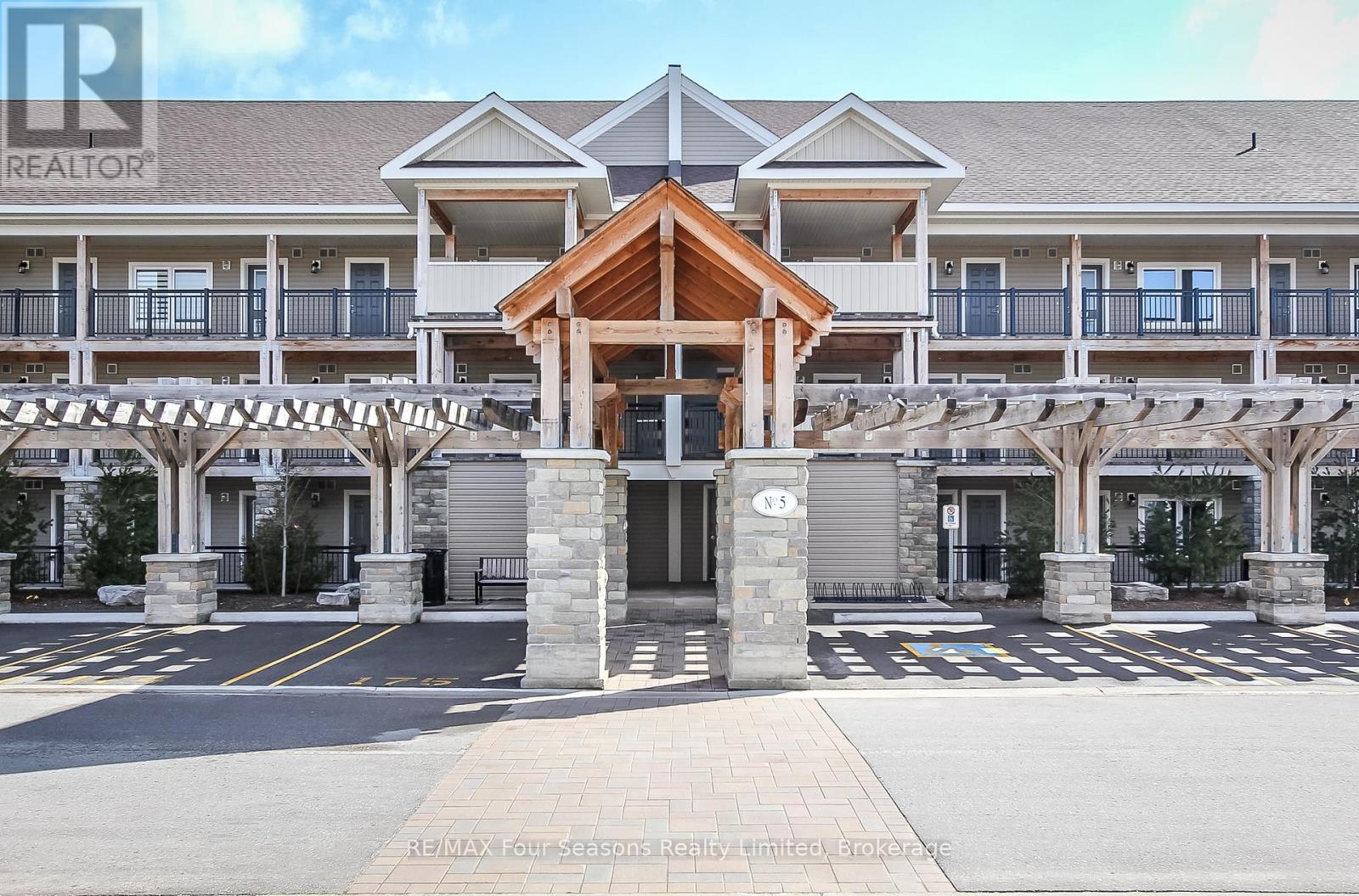 207 - 5 Anchorage Crescent, Collingwood, Ontario L9Y 0Y6 - Photo 1 - S12354814