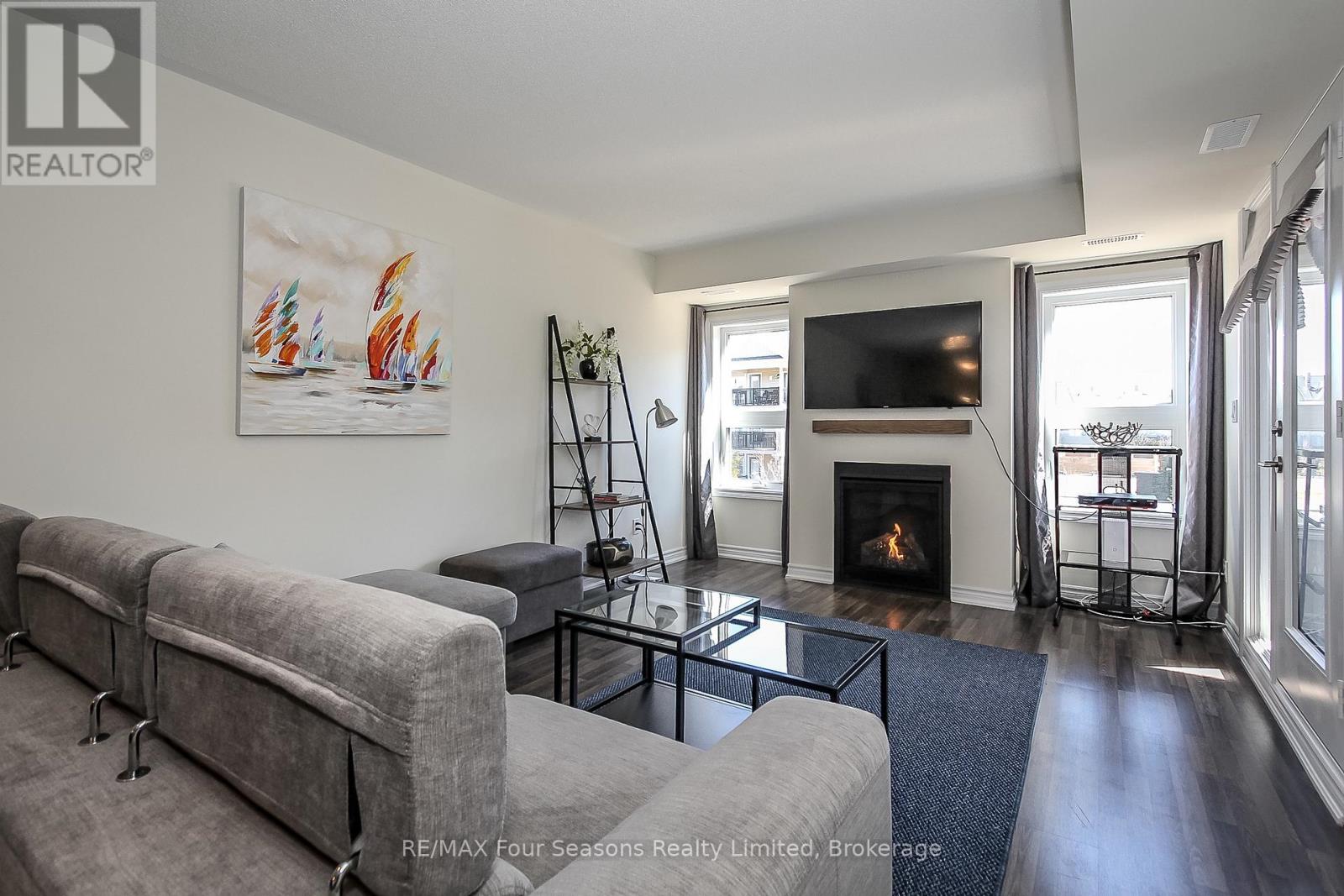 207 - 5 Anchorage Crescent, Collingwood, Ontario L9Y 0Y6 - Photo 11 - S12354814