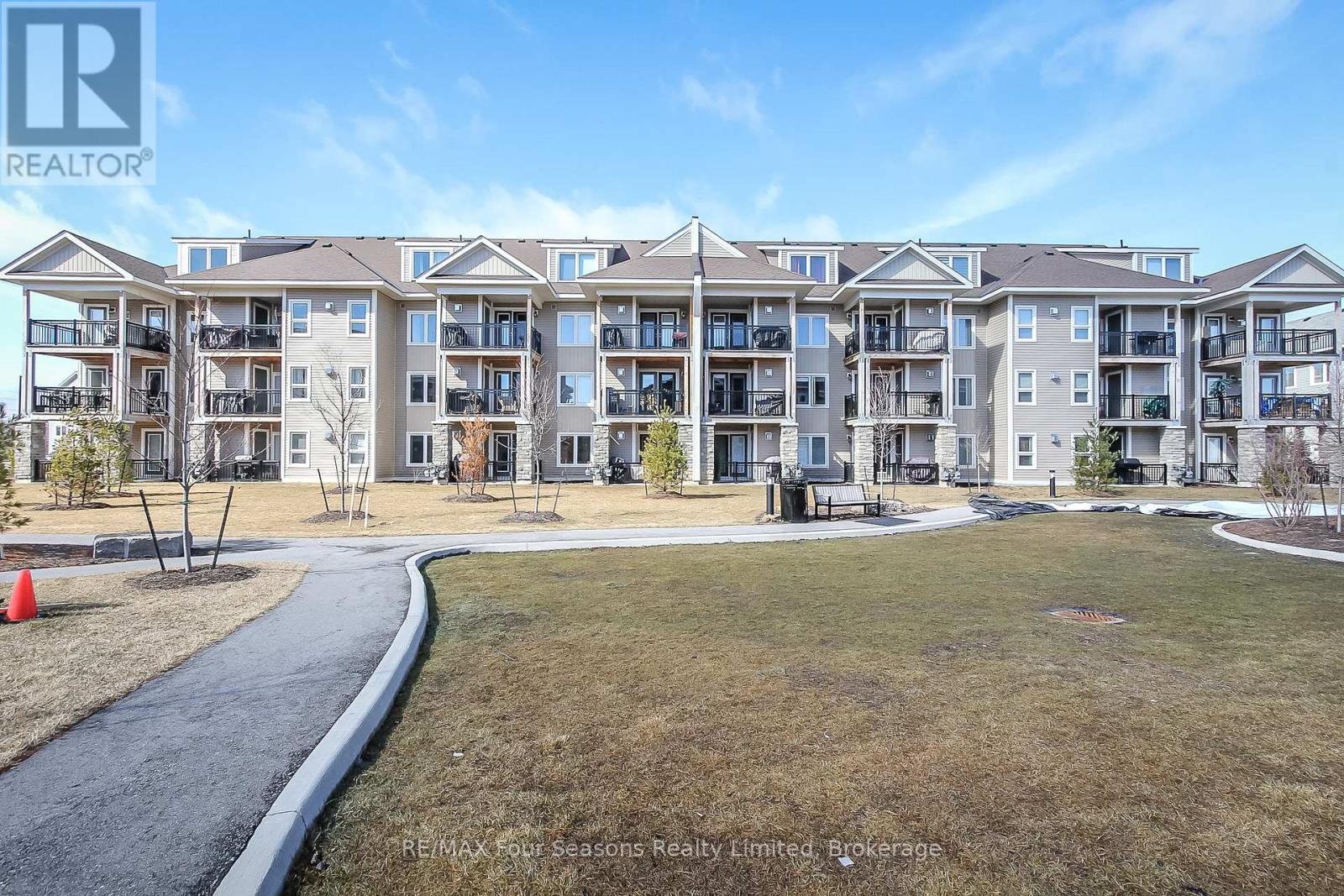 207 - 5 Anchorage Crescent, Collingwood, Ontario L9Y 0Y6 - Photo 4 - S12354814