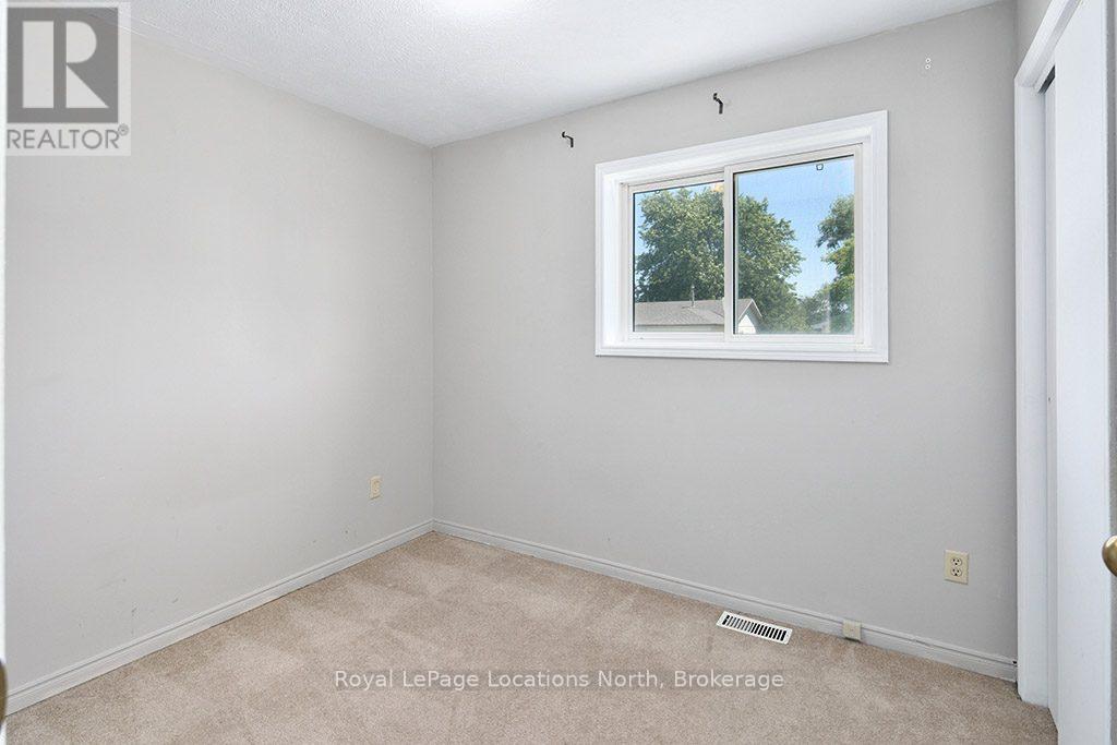 14 Birchwood Court, Meaford, Ontario  N4L 1T8 - Photo 11 - X12354735