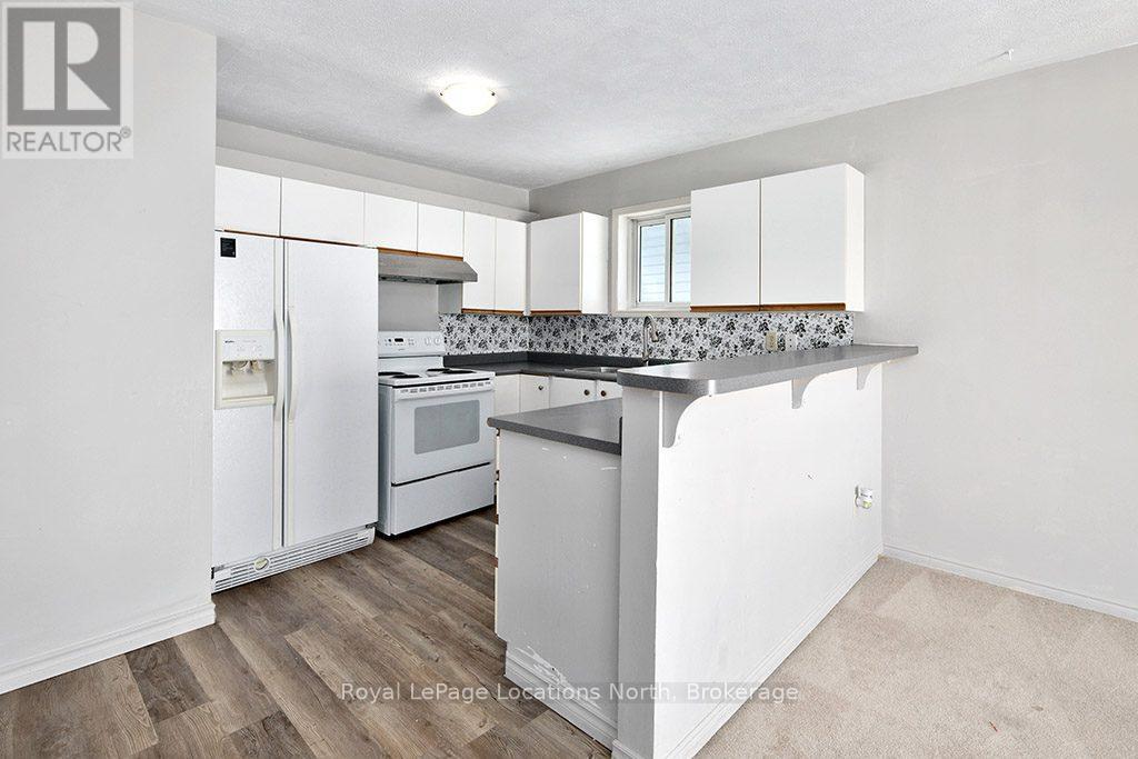 14 Birchwood Court, Meaford, Ontario  N4L 1T8 - Photo 6 - X12354735