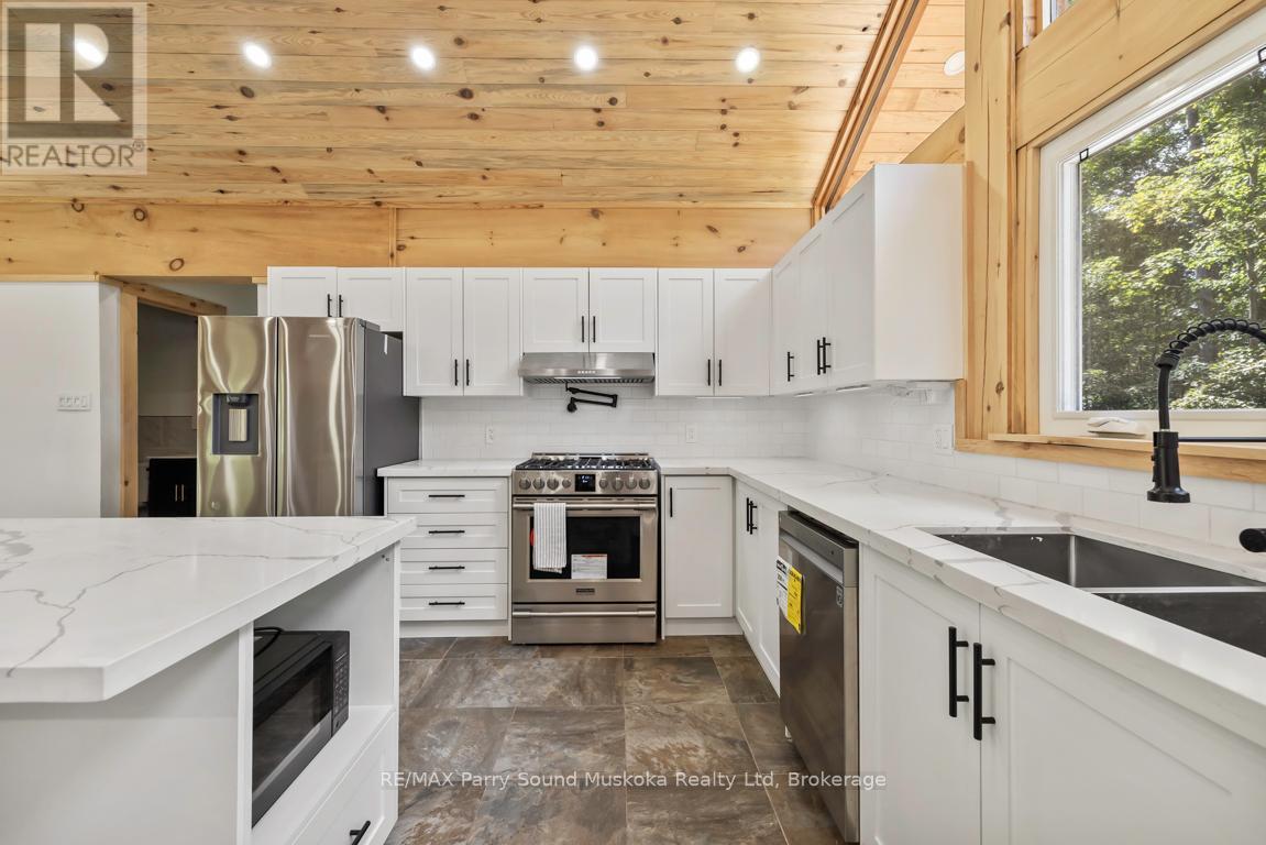 15 Rankin Lake Road, Seguin, Ontario  P2A 0B2 - Photo 14 - X12354764
