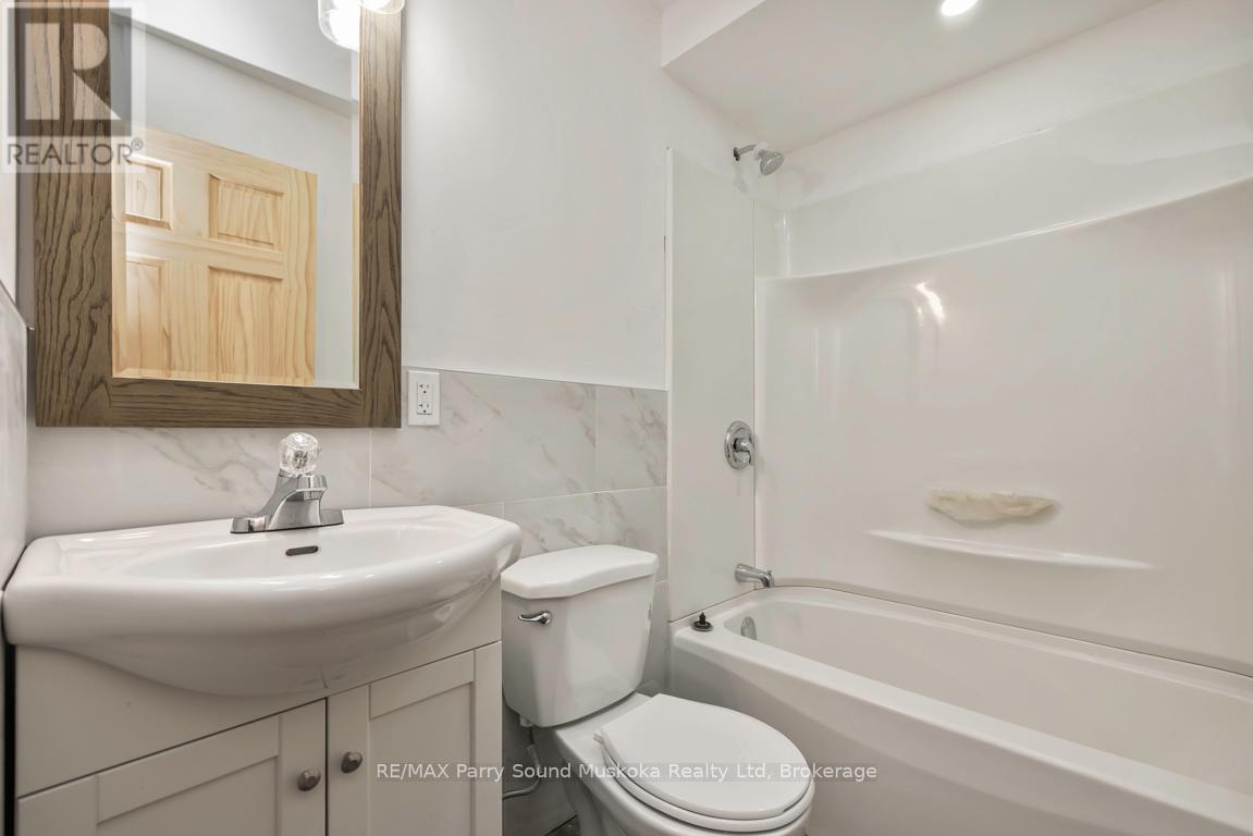 15 Rankin Lake Road, Seguin, Ontario  P2A 0B2 - Photo 27 - X12354764