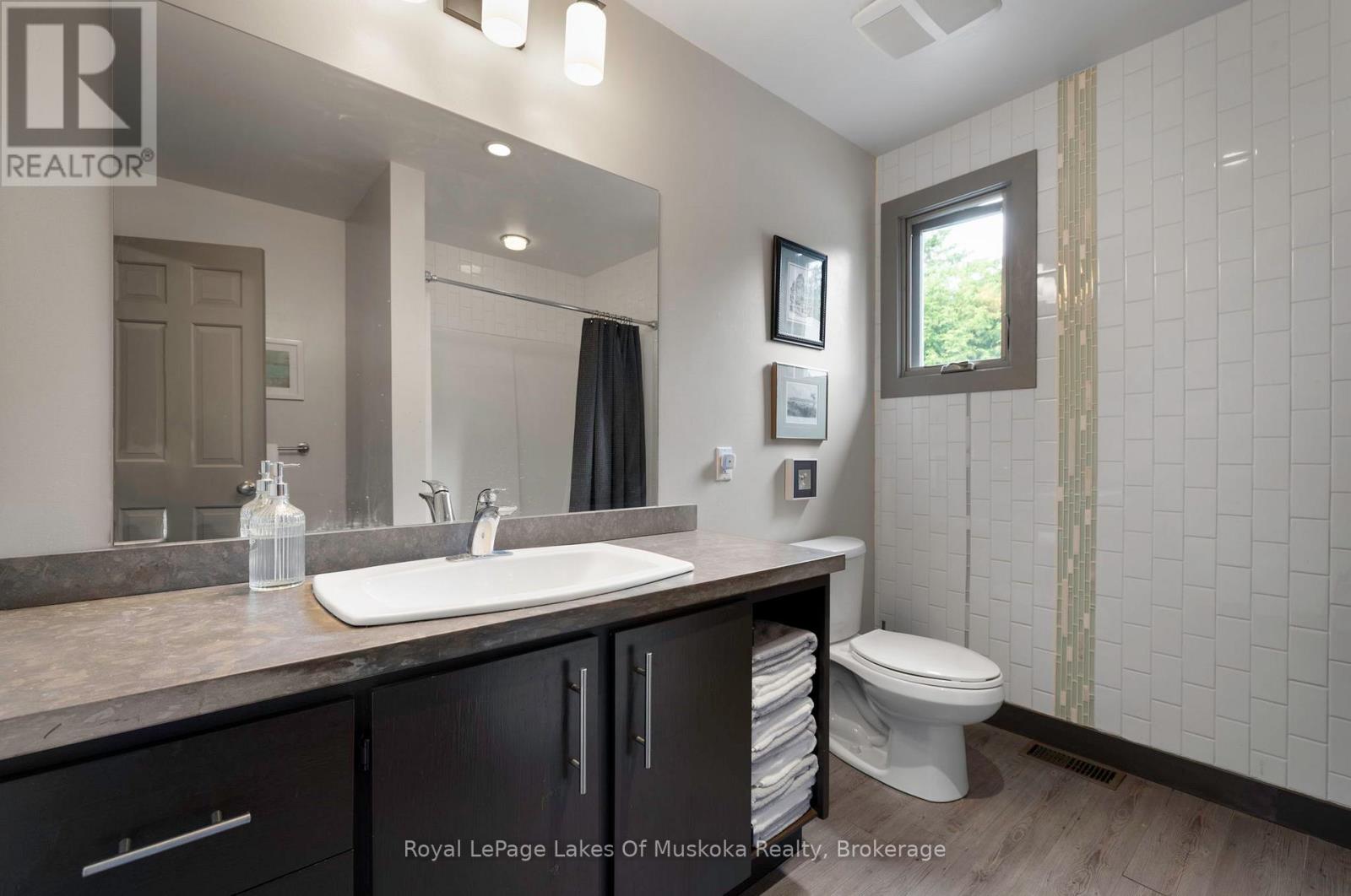 31 Curling Road, Bracebridge, Ontario  P1L 1M6 - Photo 28 - X12354779