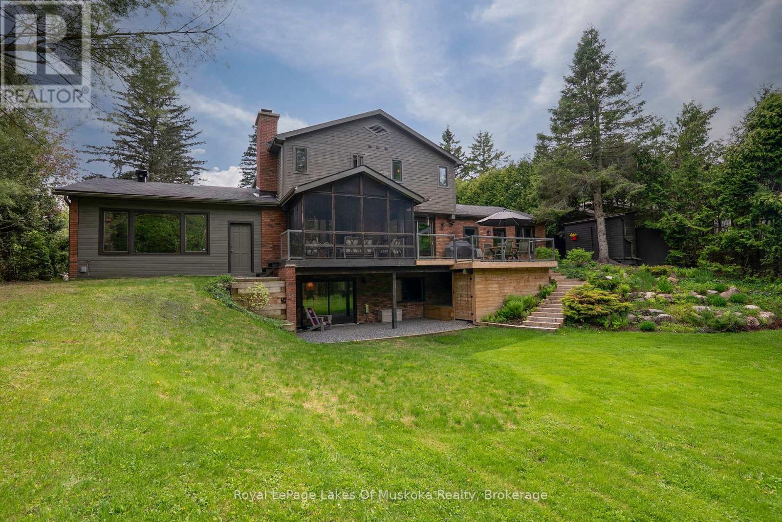 31 Curling Road, Bracebridge, Ontario  P1L 1M6 - Photo 36 - X12354779